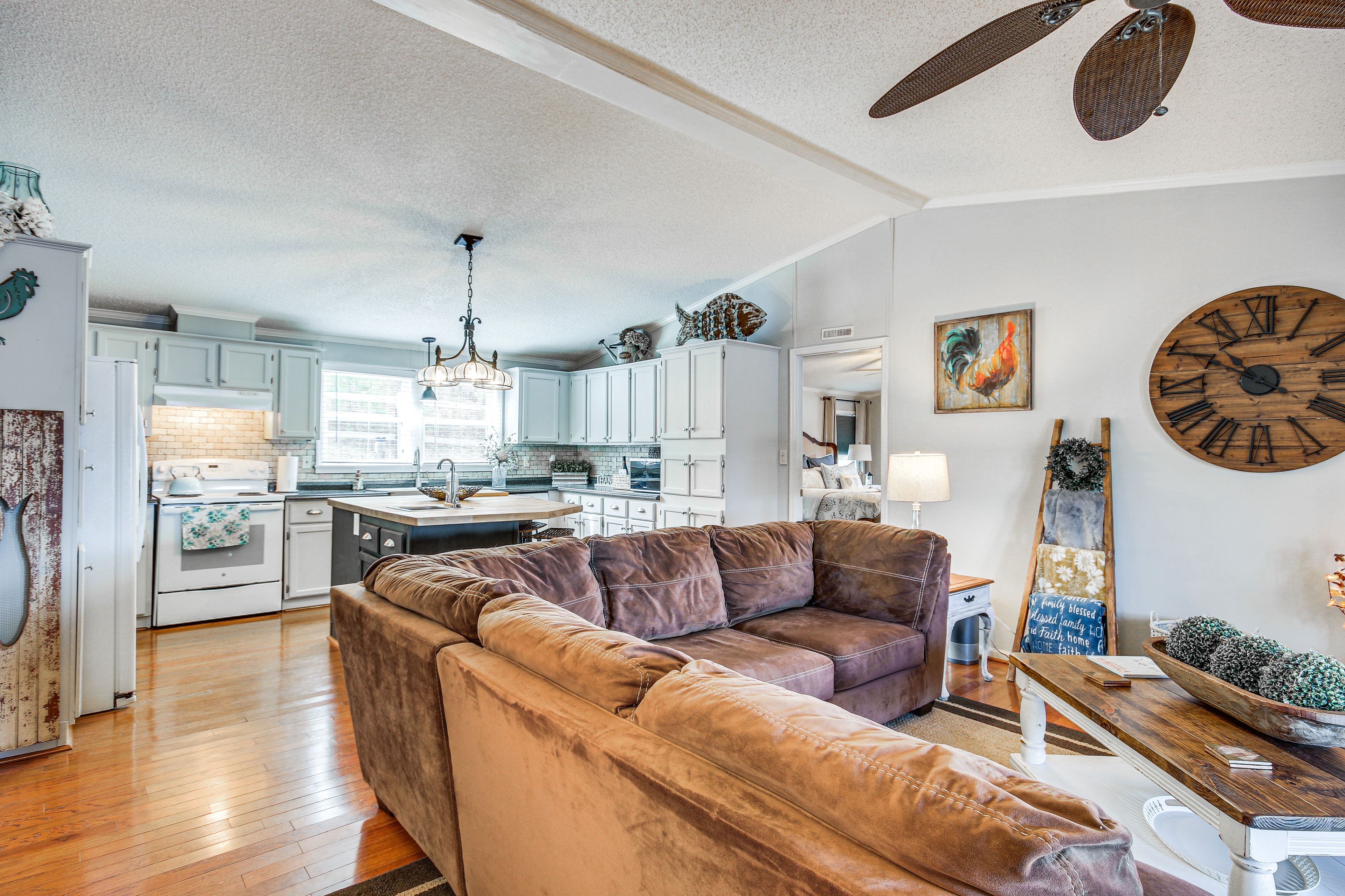 Living Room | Smart TV