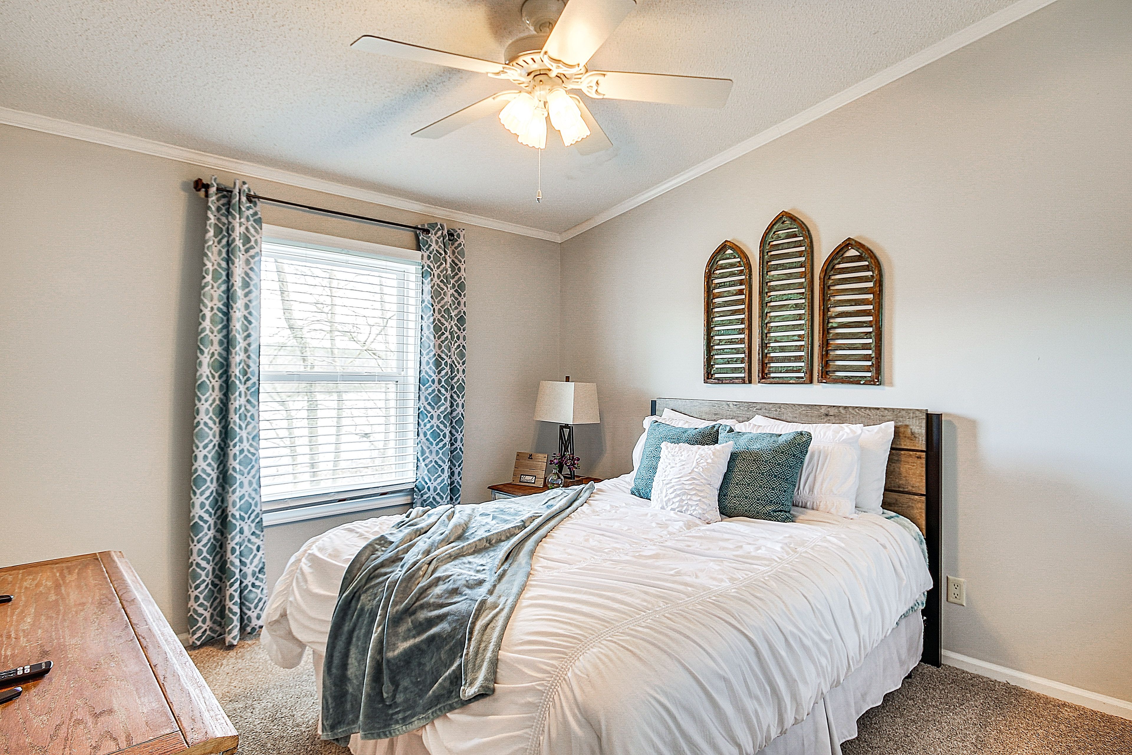 Bedroom 3 | Queen Bed