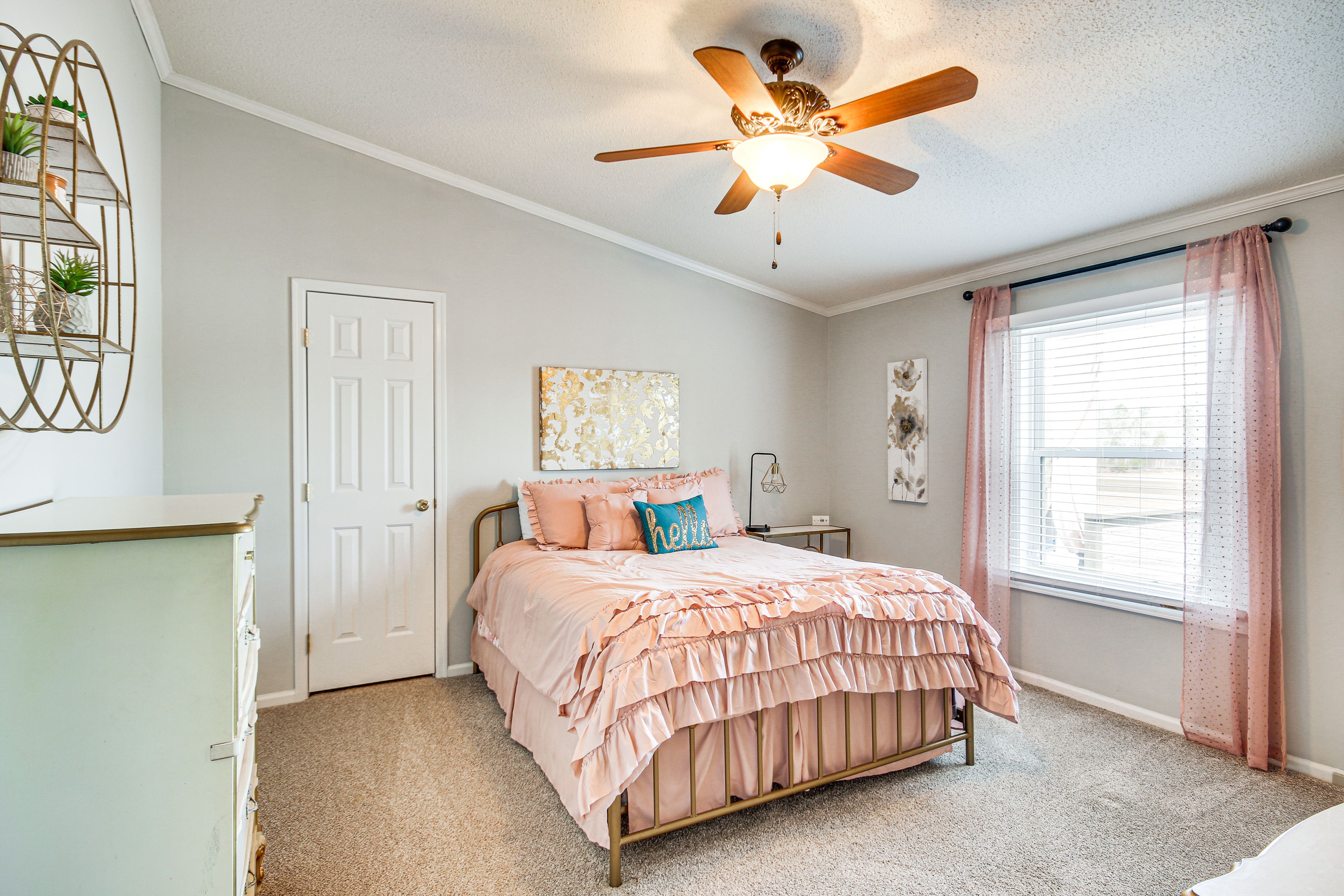 Bedroom 2 | Queen Bed