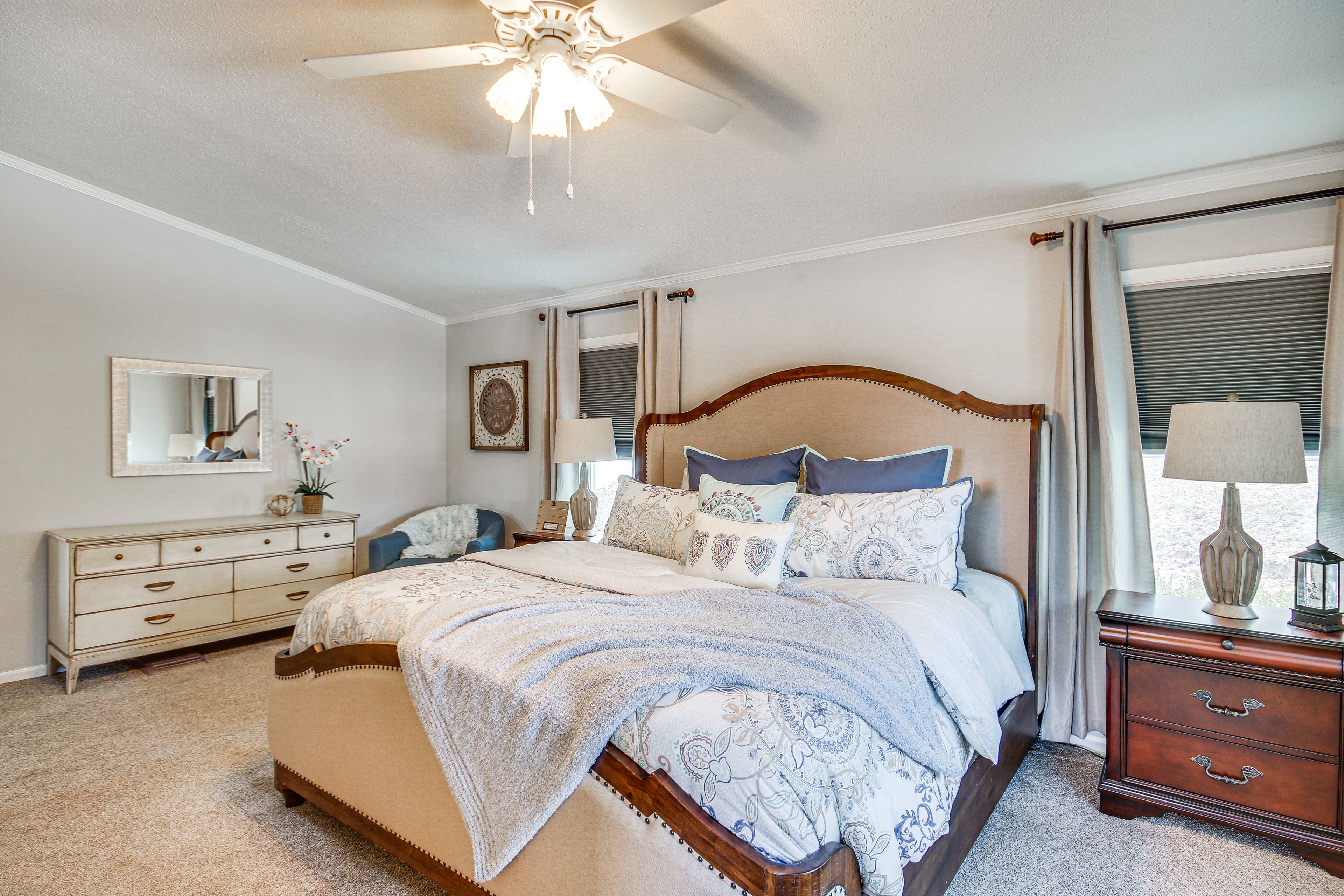 Bedroom Suite | King Bed | Linens Provided