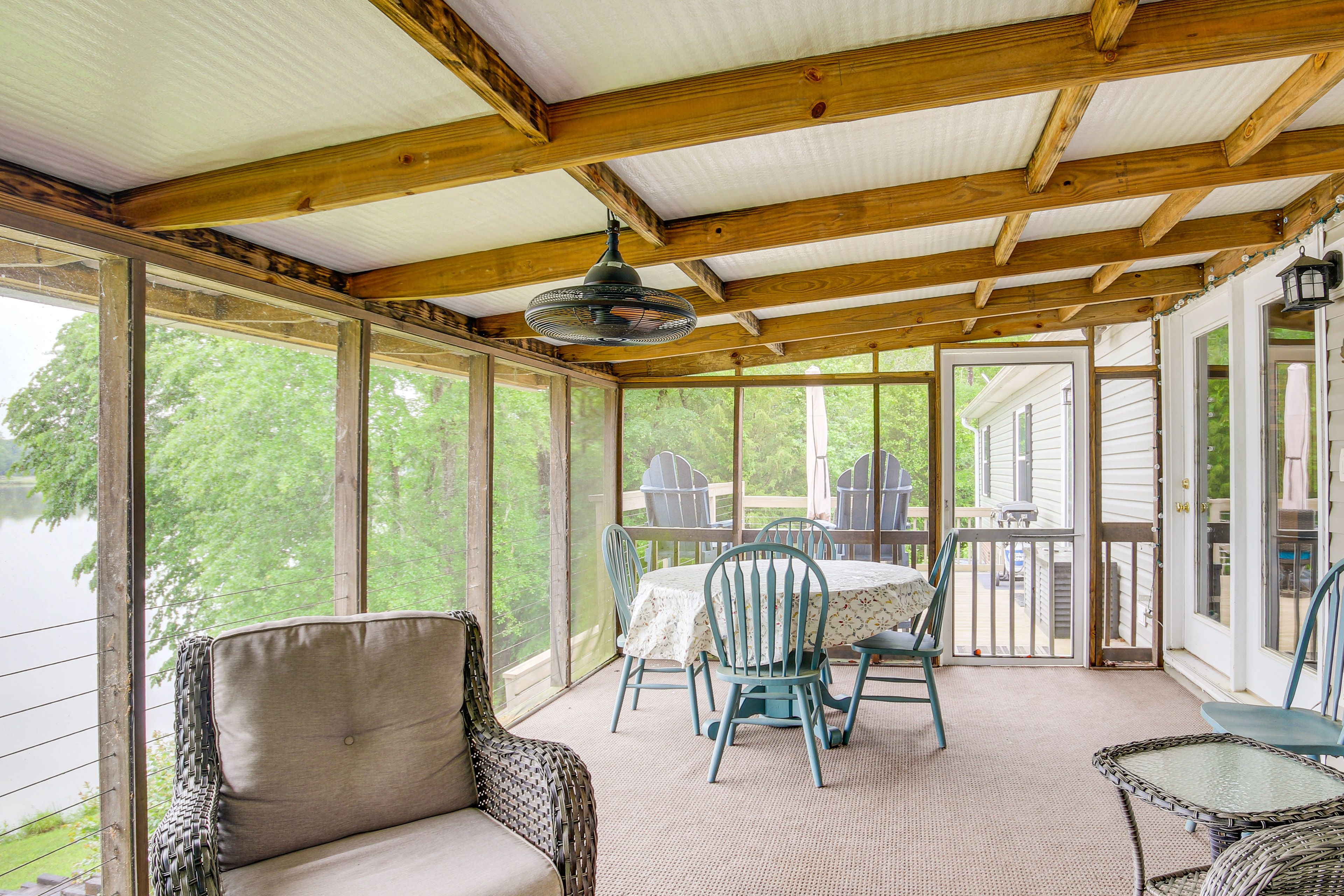 Screened-In Porch