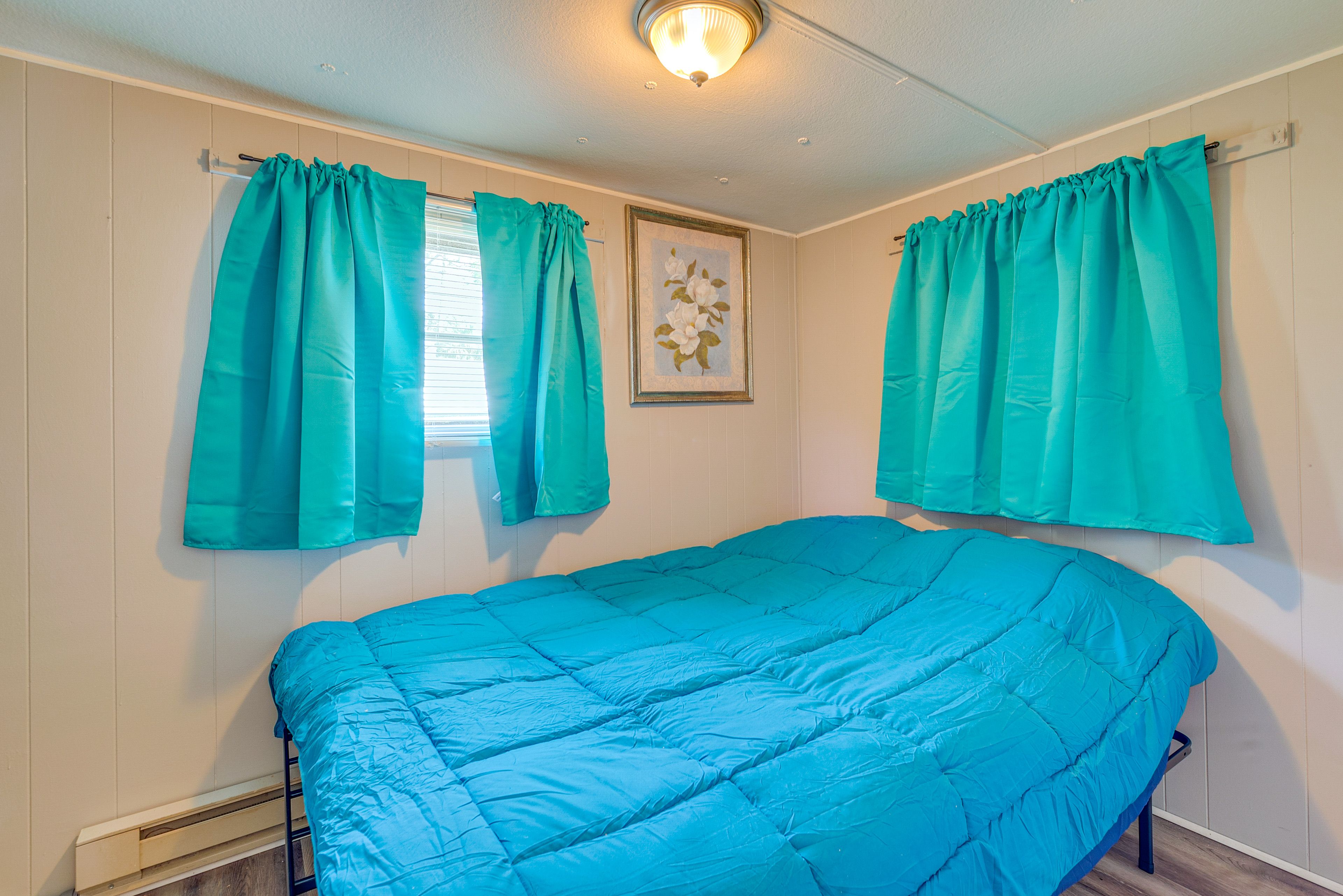 Bedroom 1 | Queen Bed | Linens Provided