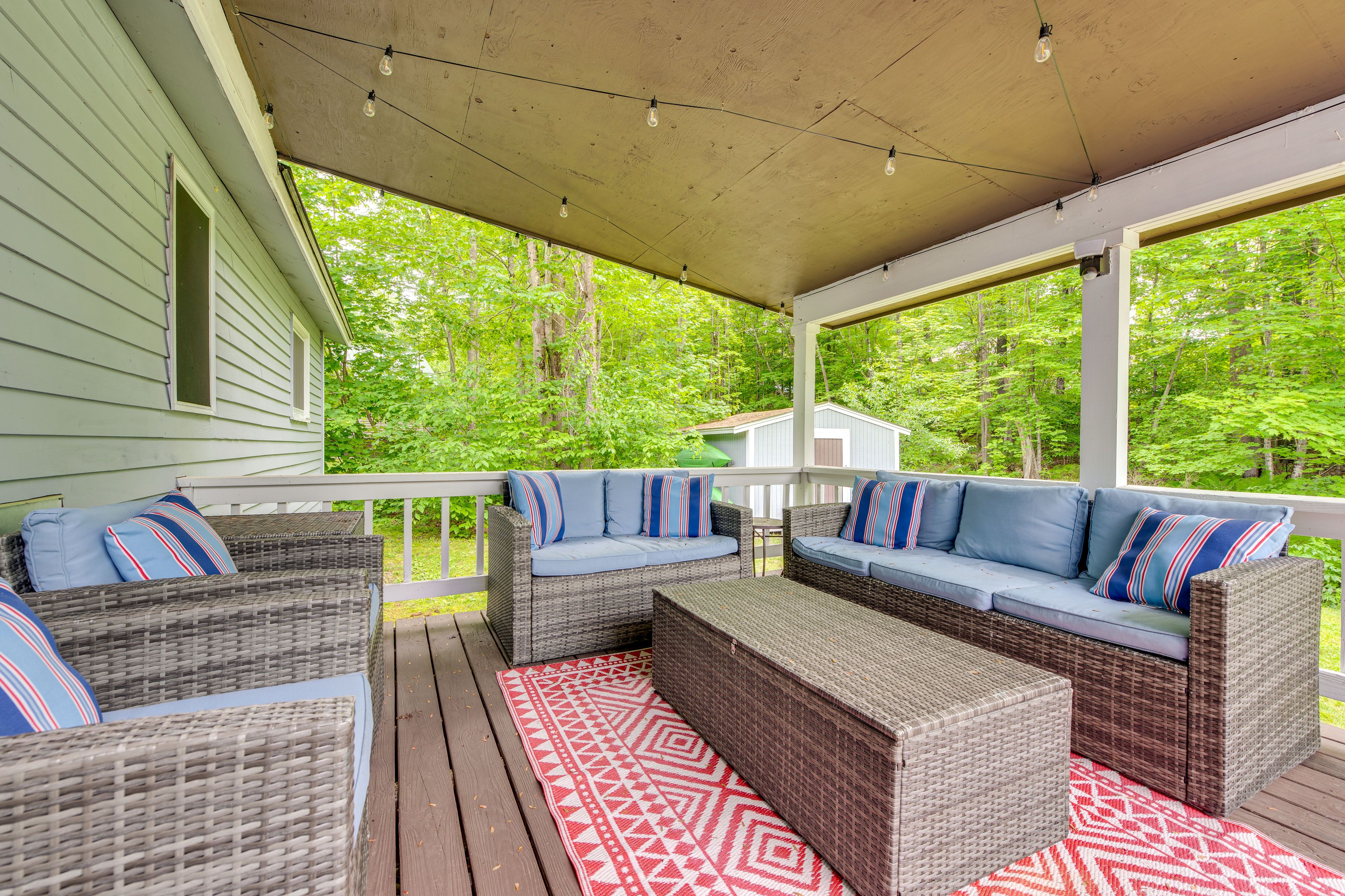 Private Deck | Lounge Furniture