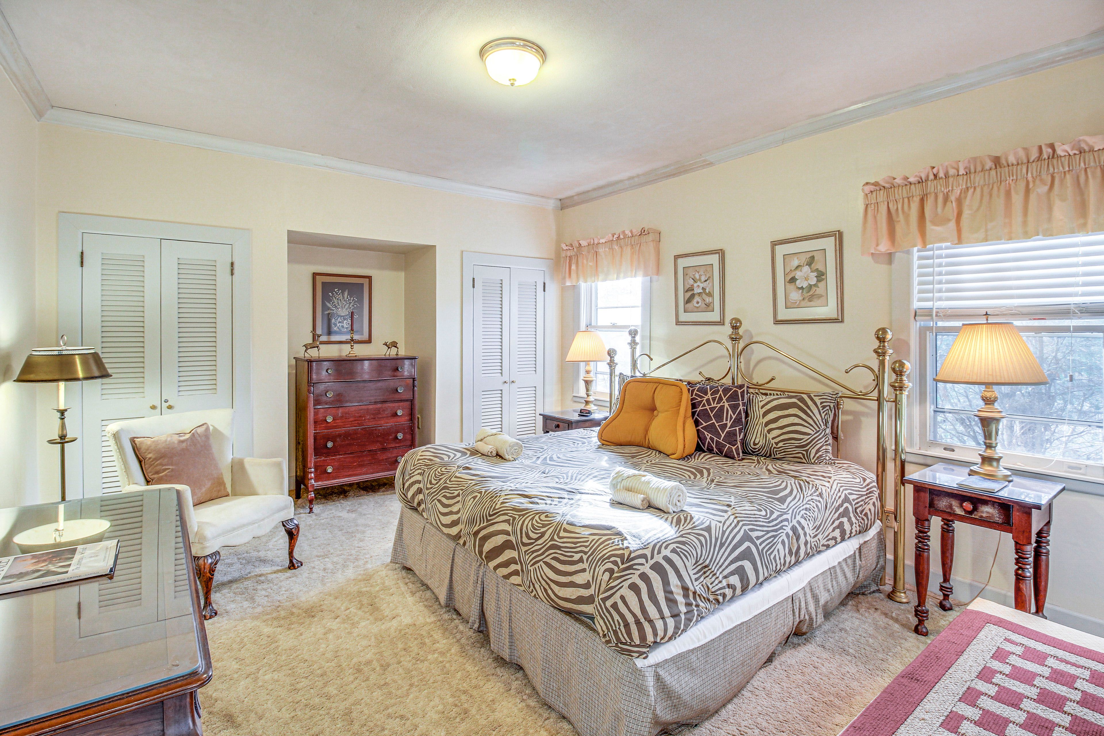 Bedroom 2 | King Bed