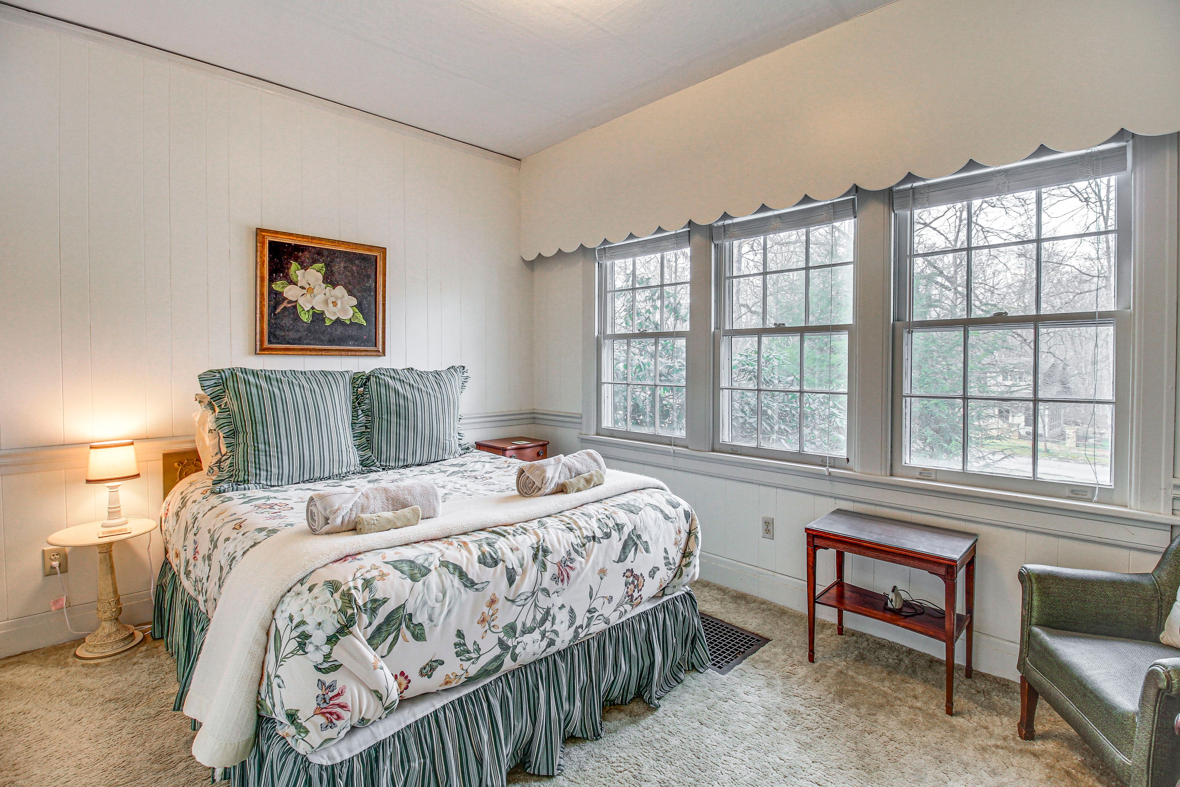 Bedroom 1 | Full Bed | En-Suite Bathroom