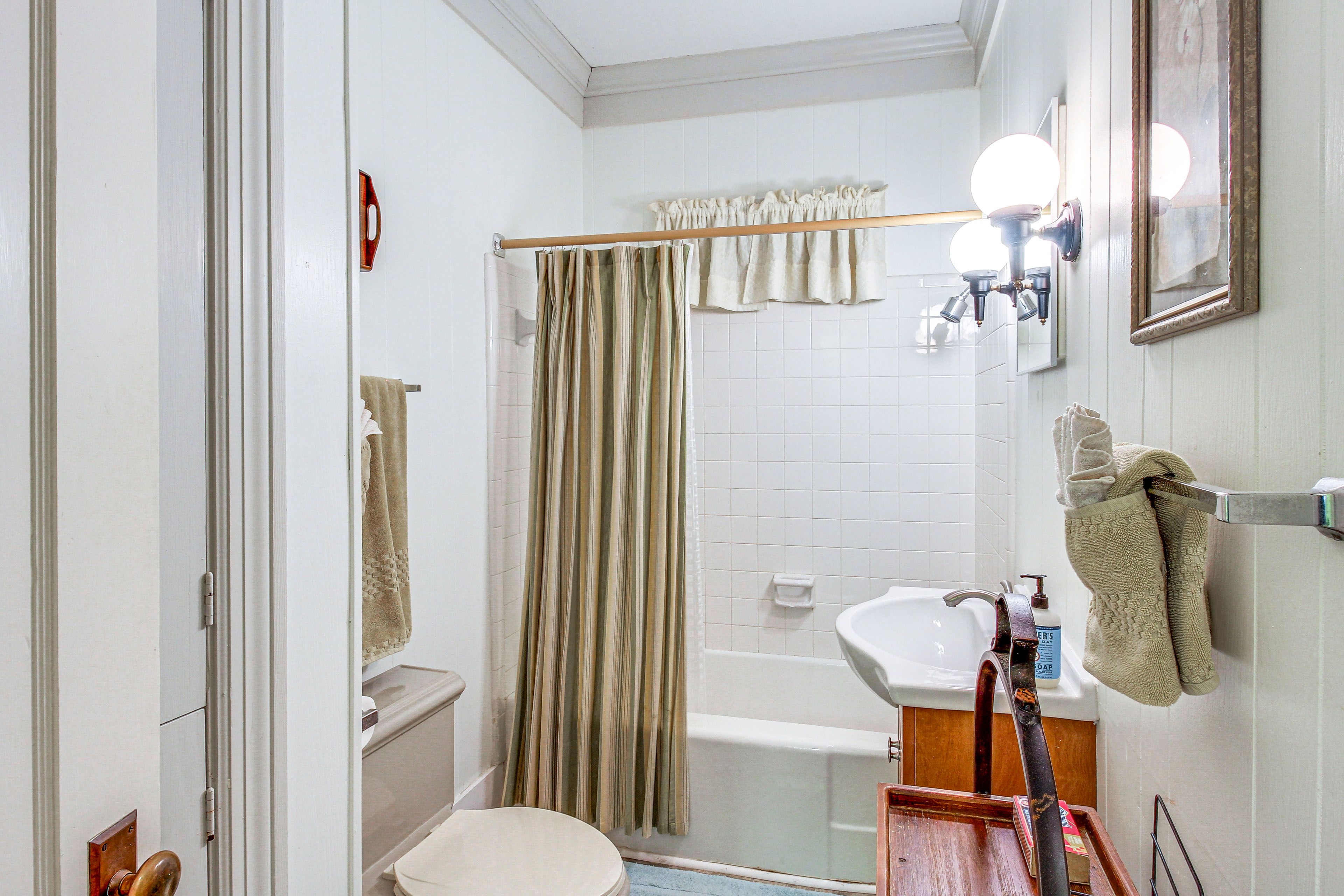 Full Bathroom