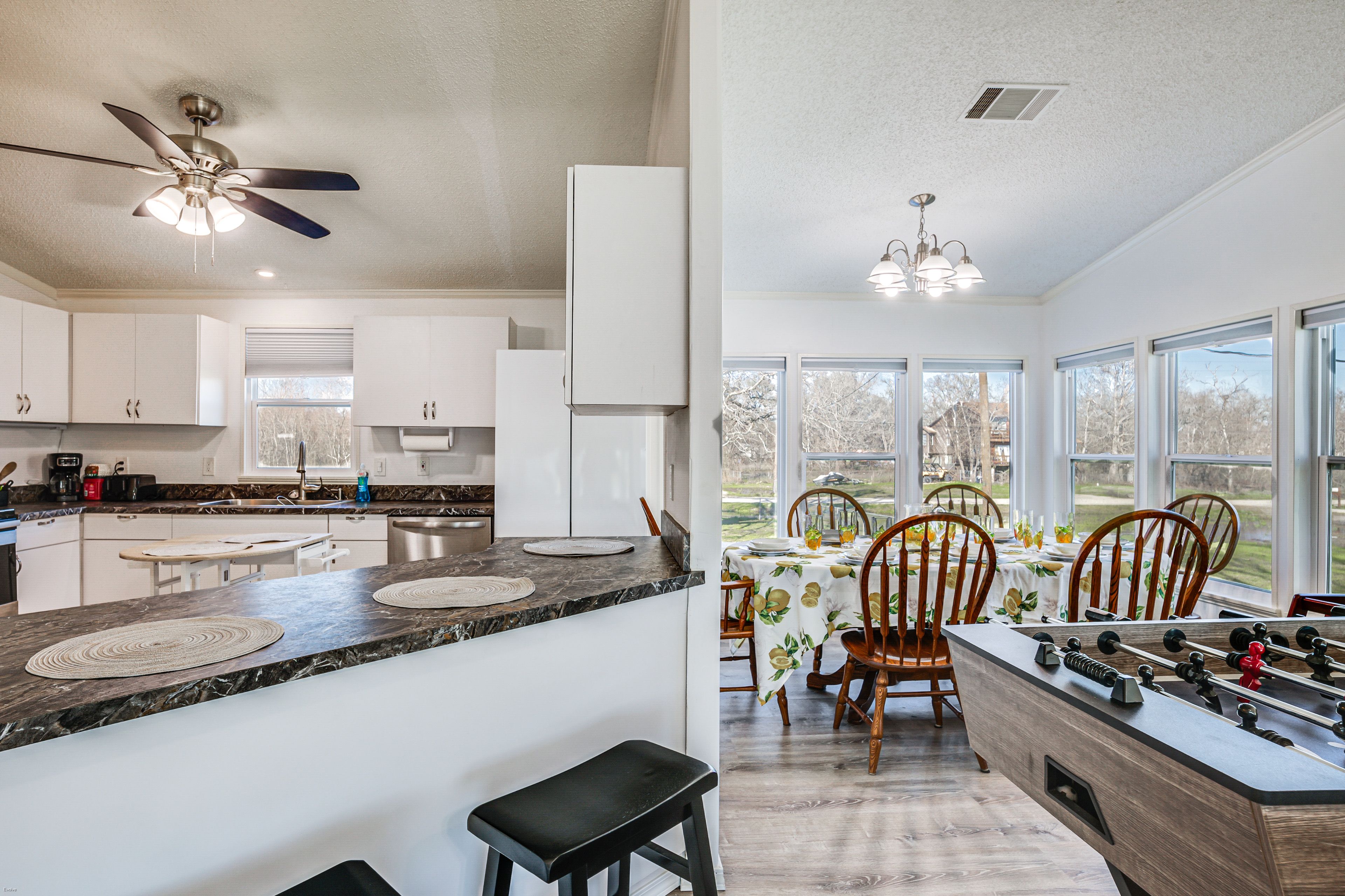 Dining Area | Dishware & Flatware Provided | Central A/C & Heating