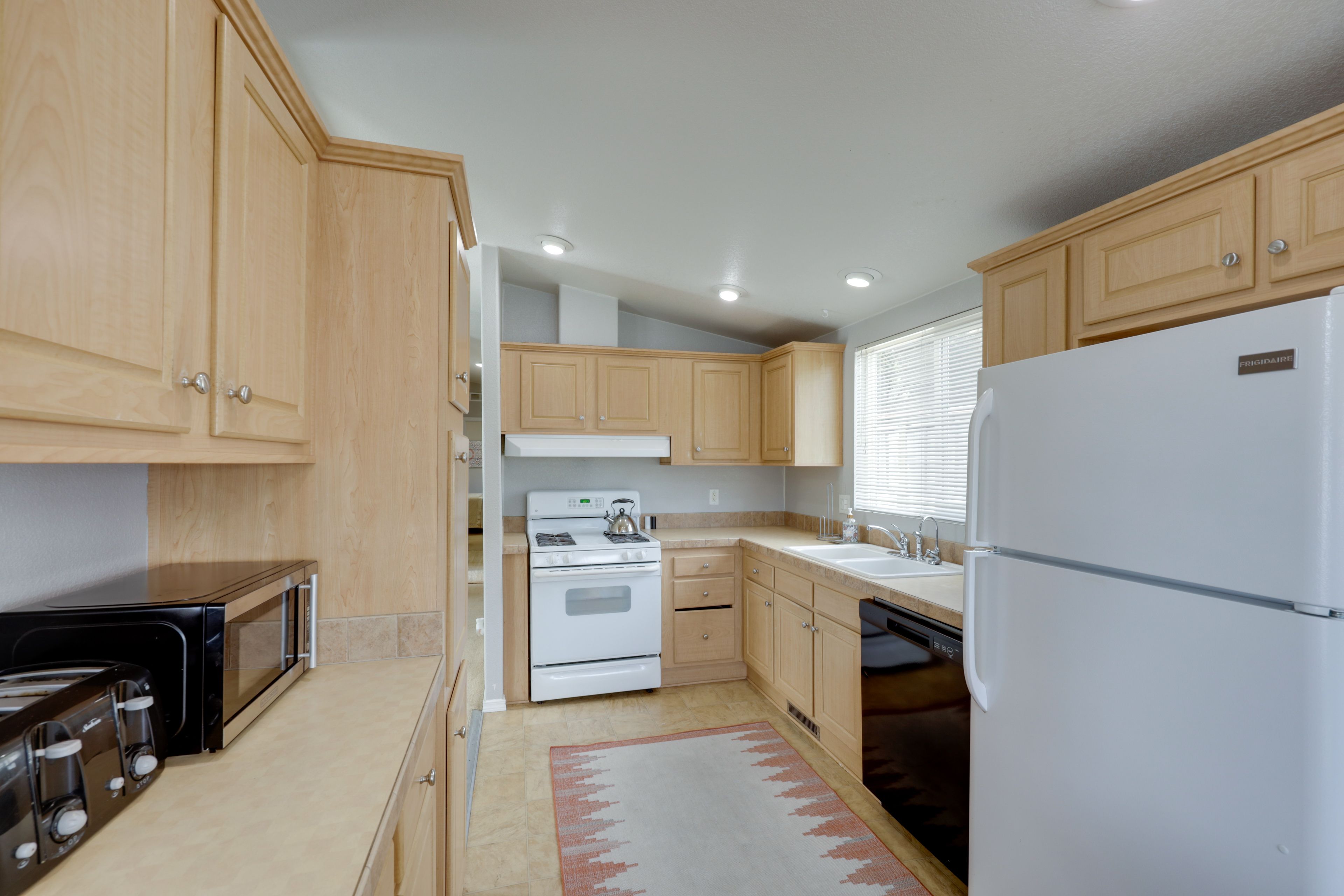 Kitchen | Cooking Basics | Microwave | Toaster | Drip Coffee Maker | Kettle