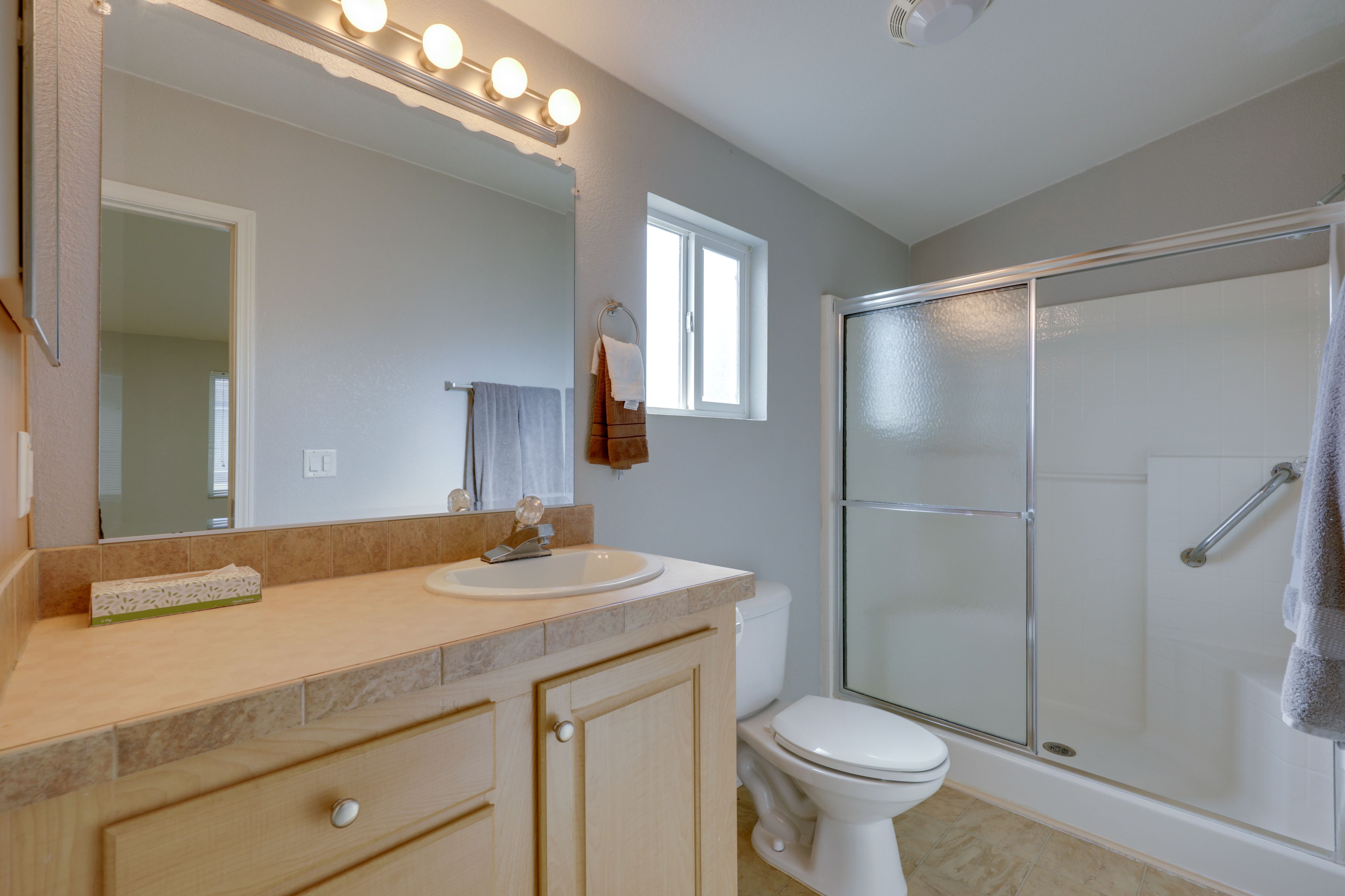 En-Suite Bathroom | Towels Provided