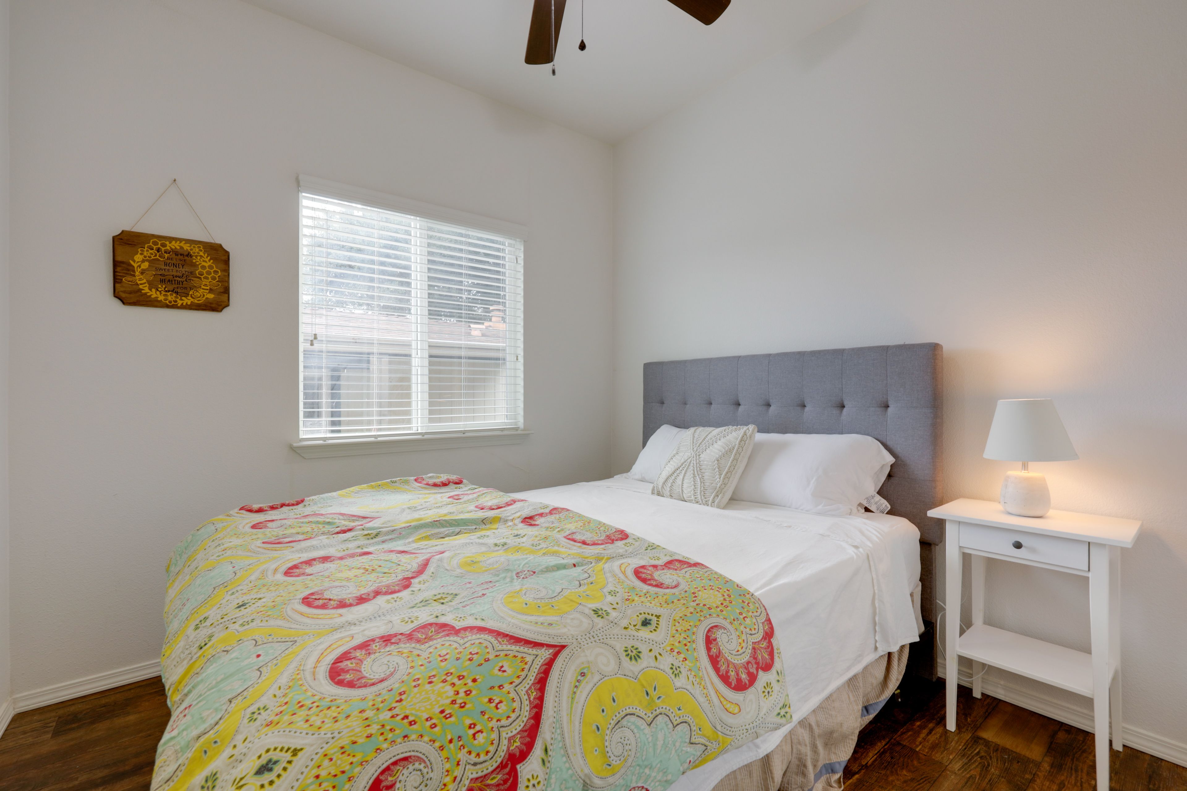 Bedroom 2 | Queen Bed