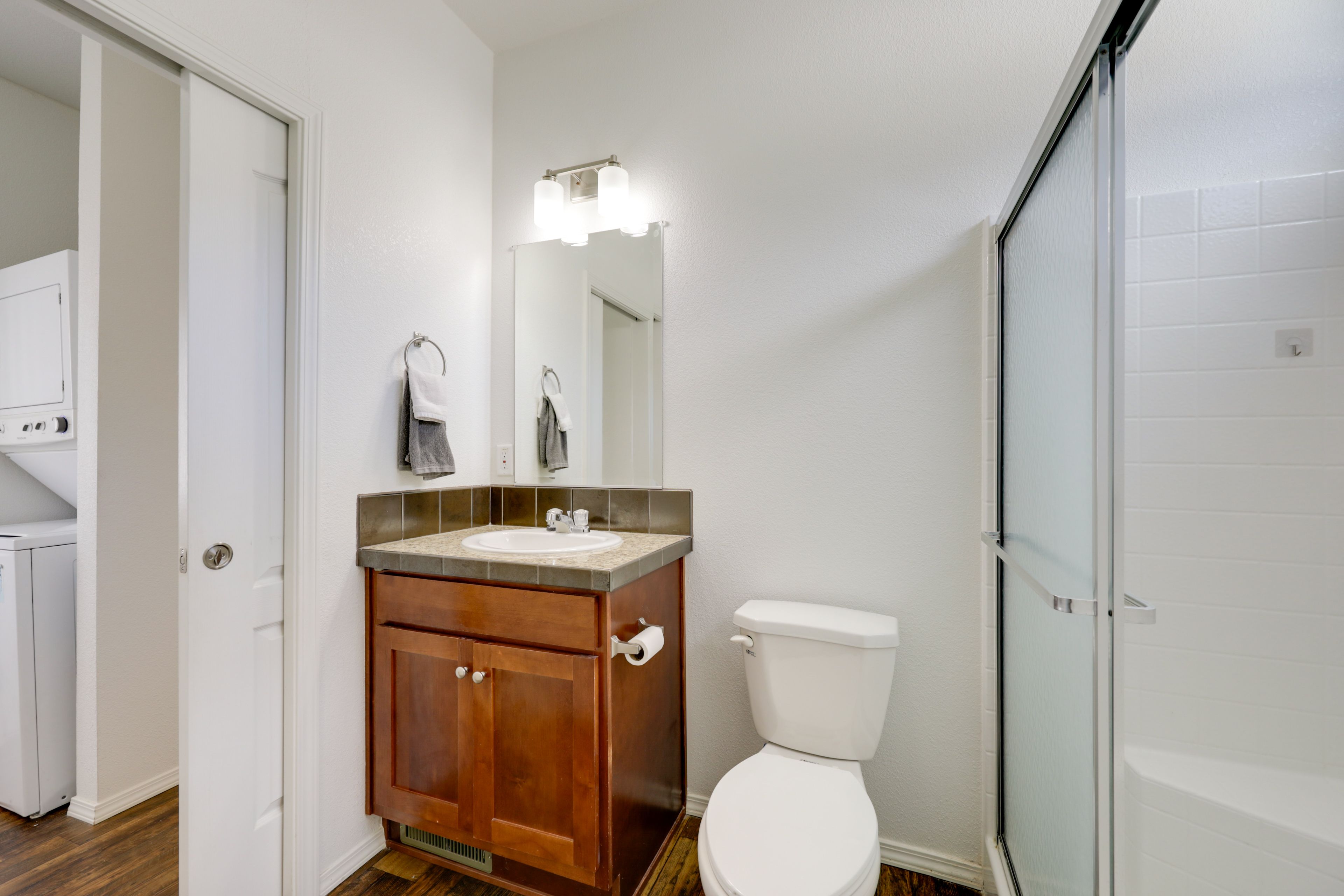 Shared En-Suite Bathroom