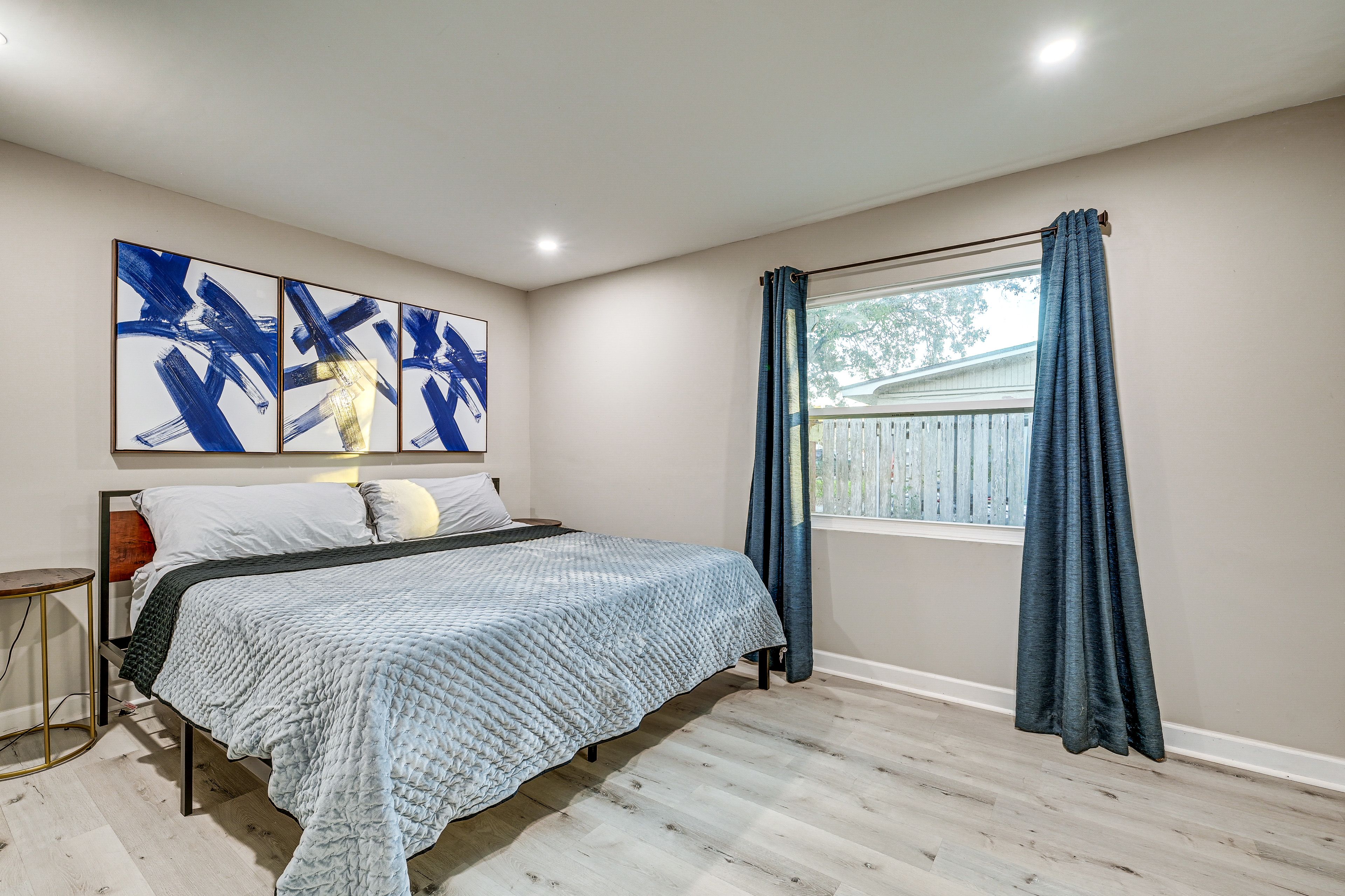 Bedroom 1 | King Bed
