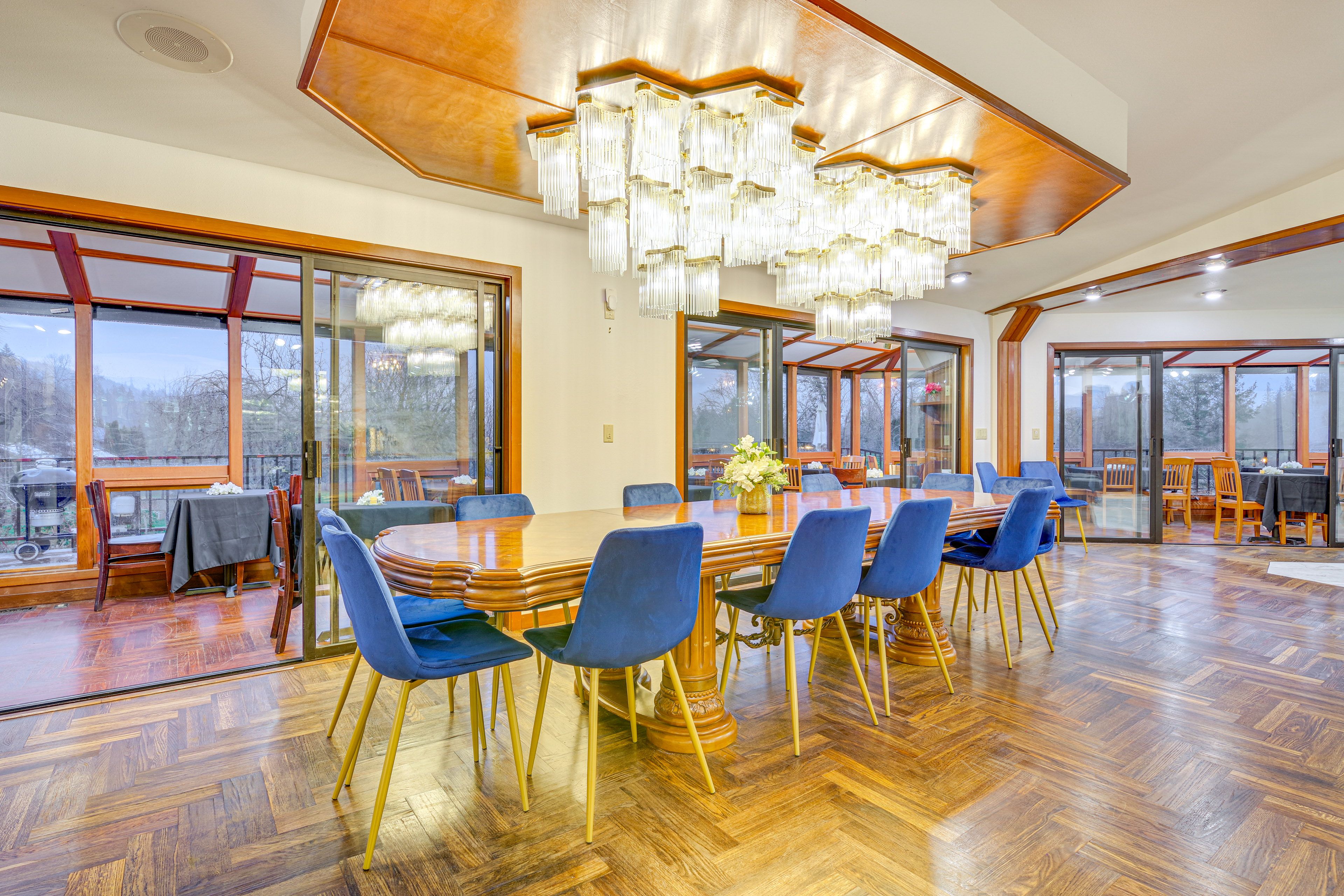 Formal Dining Room | Dishware/Flatware Provided | 2nd Floor