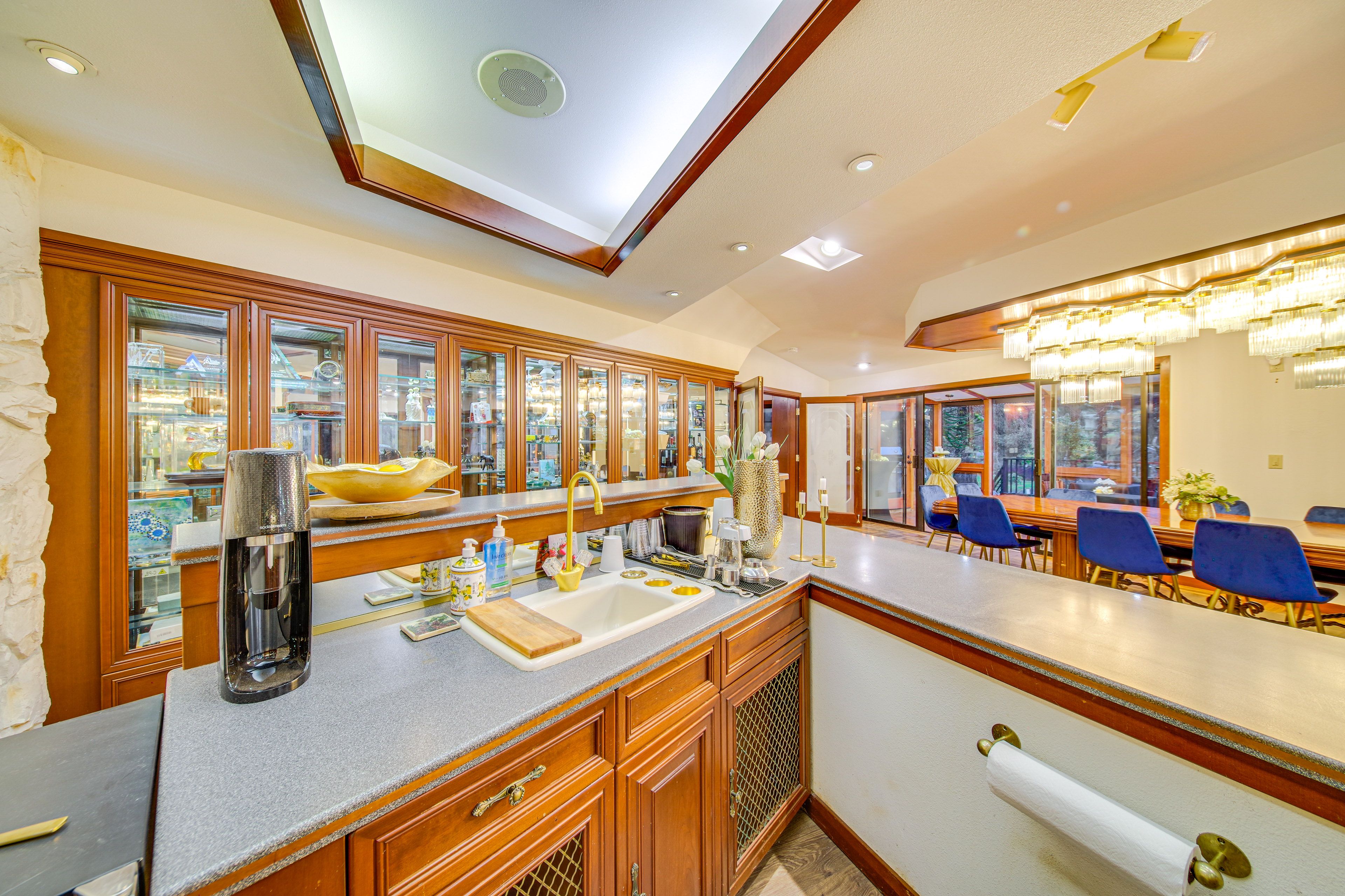 Wet Bar | 2nd Floor