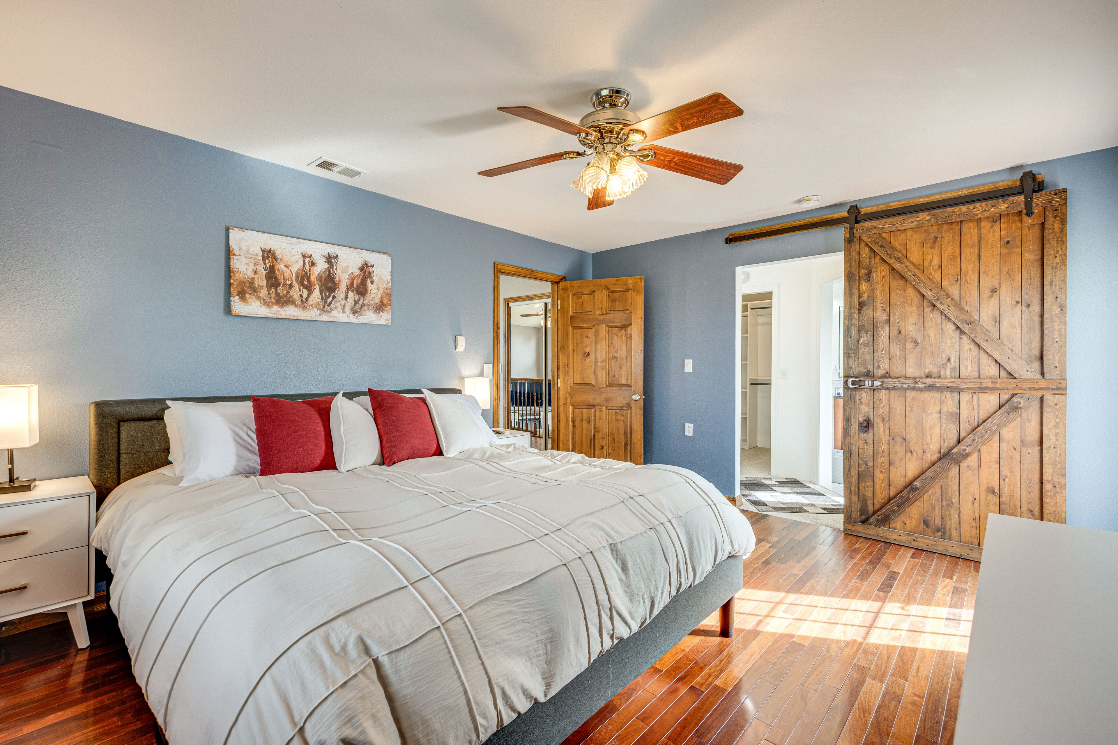 Bedroom 1 | King Bed | Linens & Towels Provided | 1st Floor | En-Suite Bathroom