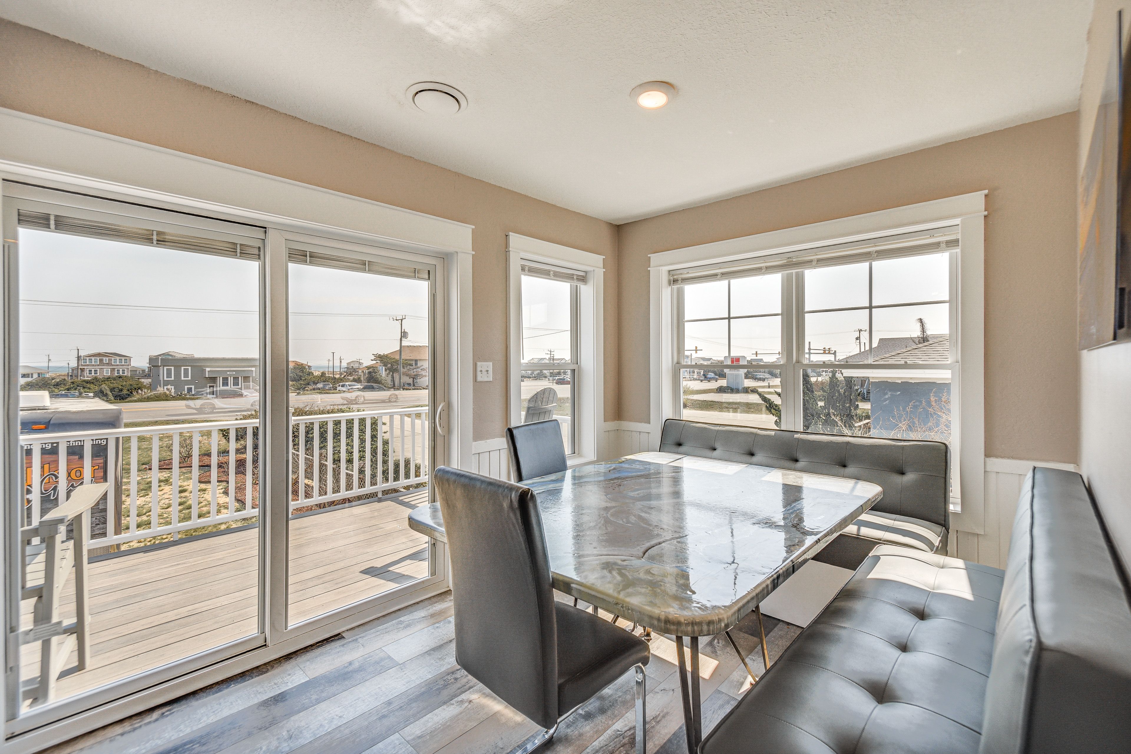 Dining Area | Dishware/Flatware
