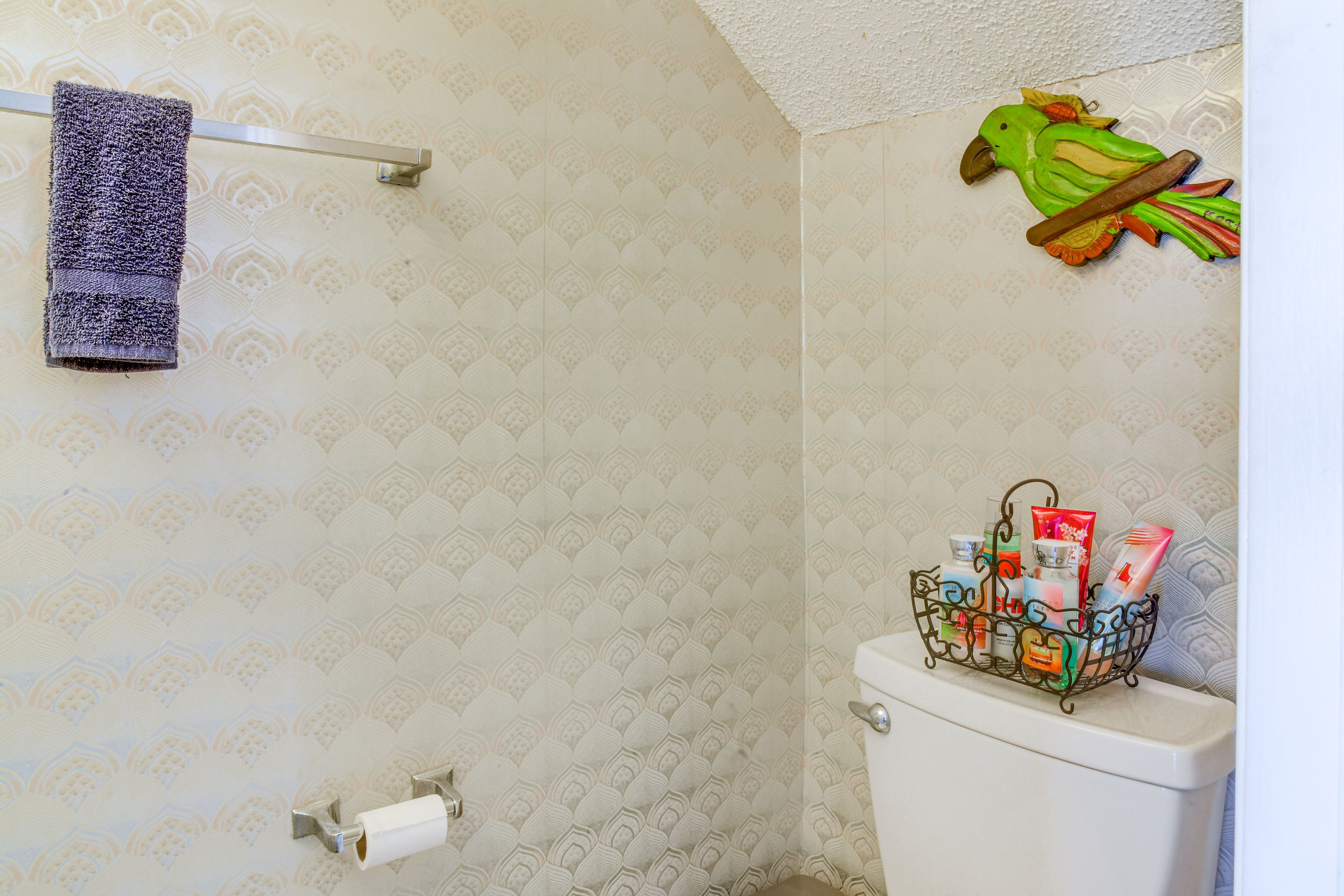 Half Bathroom | 1st Floor | Complimentary Toiletries