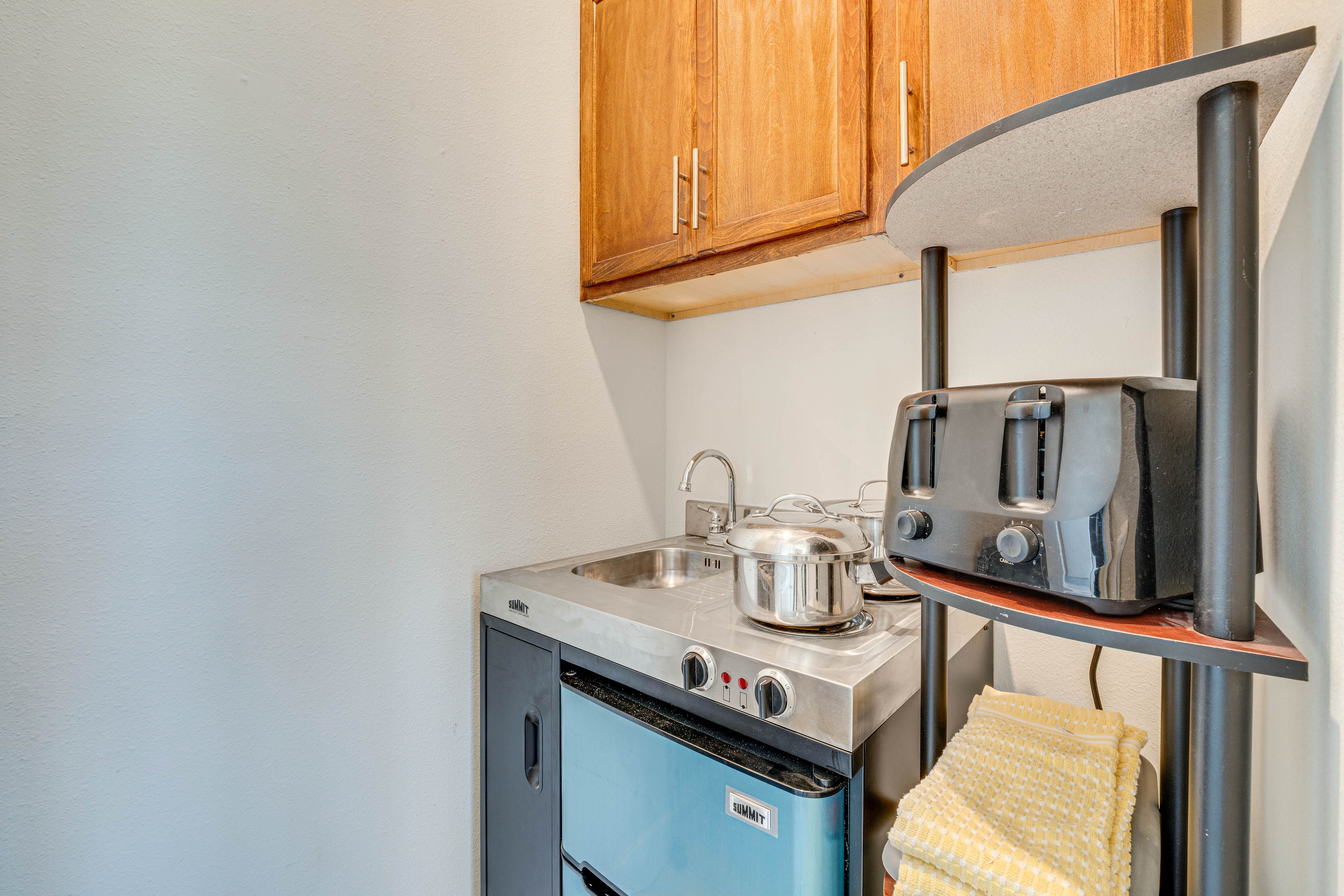 Kitchenette | Cooking Basics | 2-Burner Cooktop