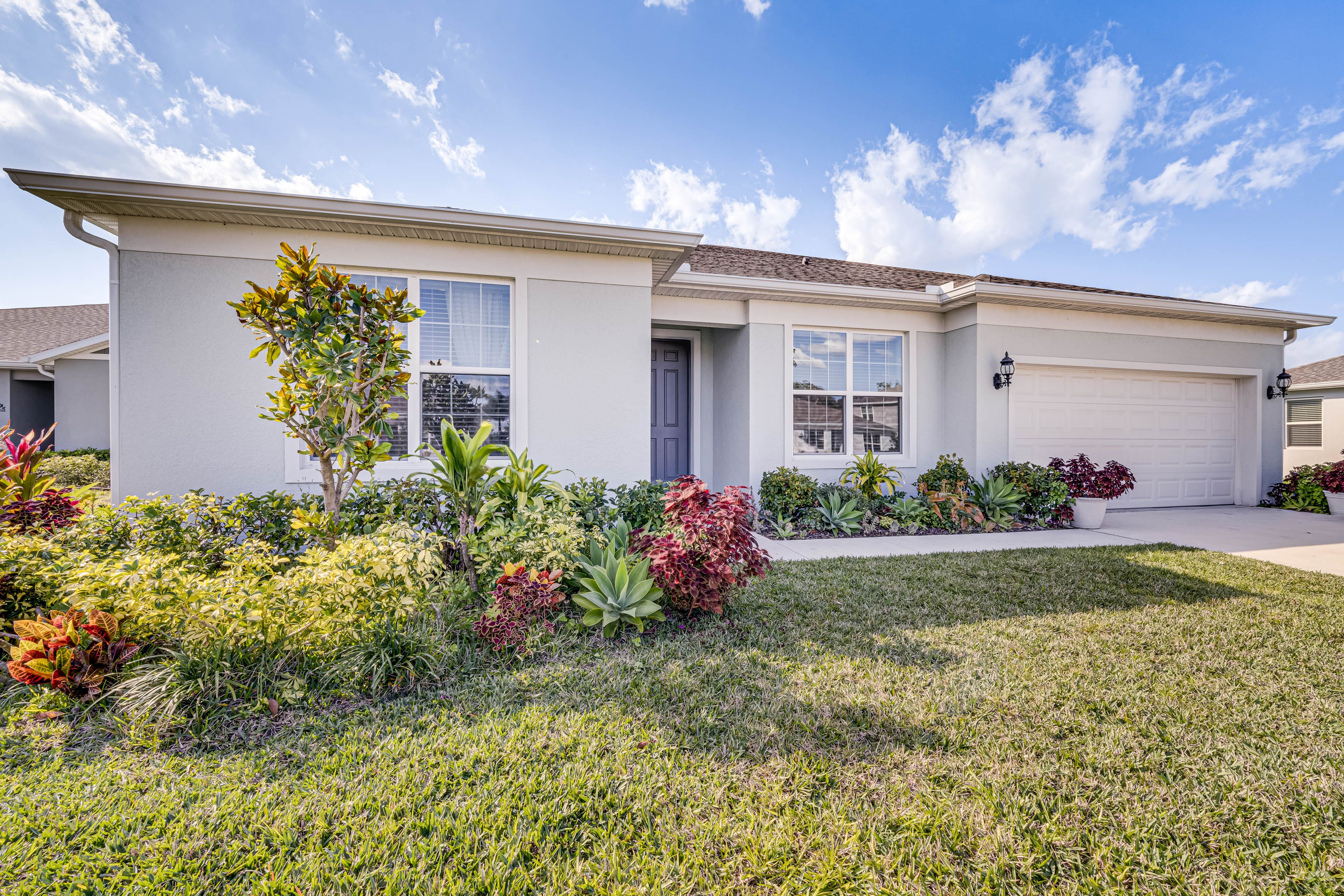 St. Cloud Vacation Rental | 2BR | 1.5BA | 600 Sq Ft | 1 Step Required