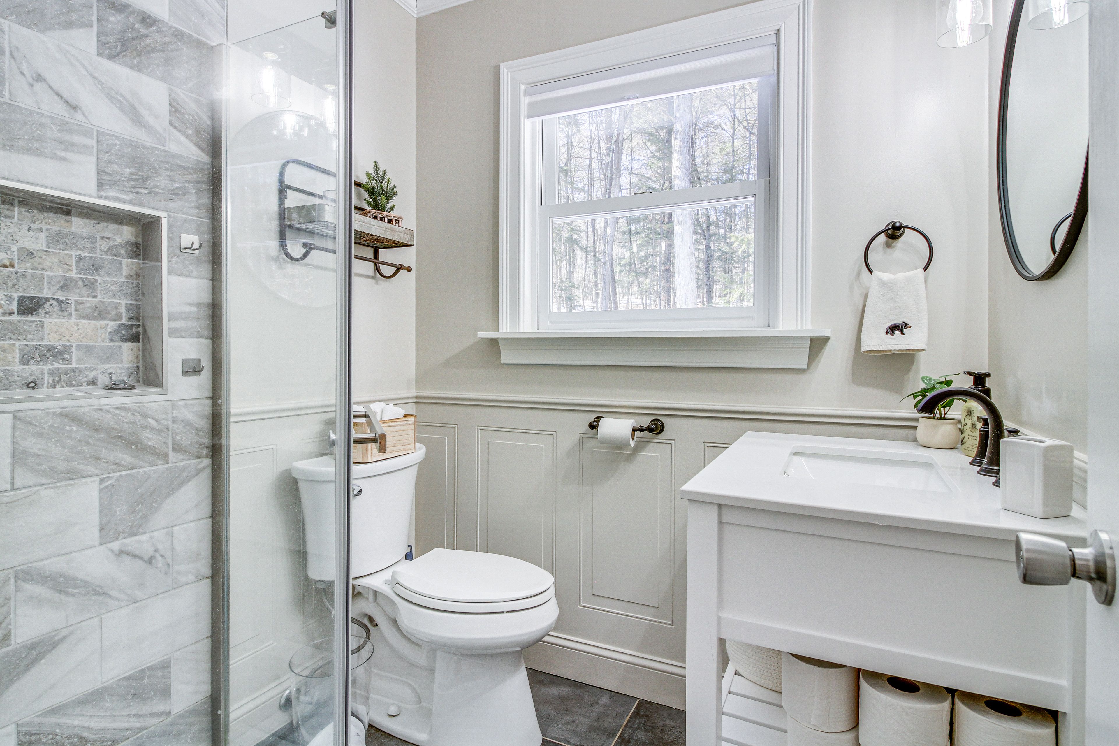 Full Bathroom | 2nd Floor