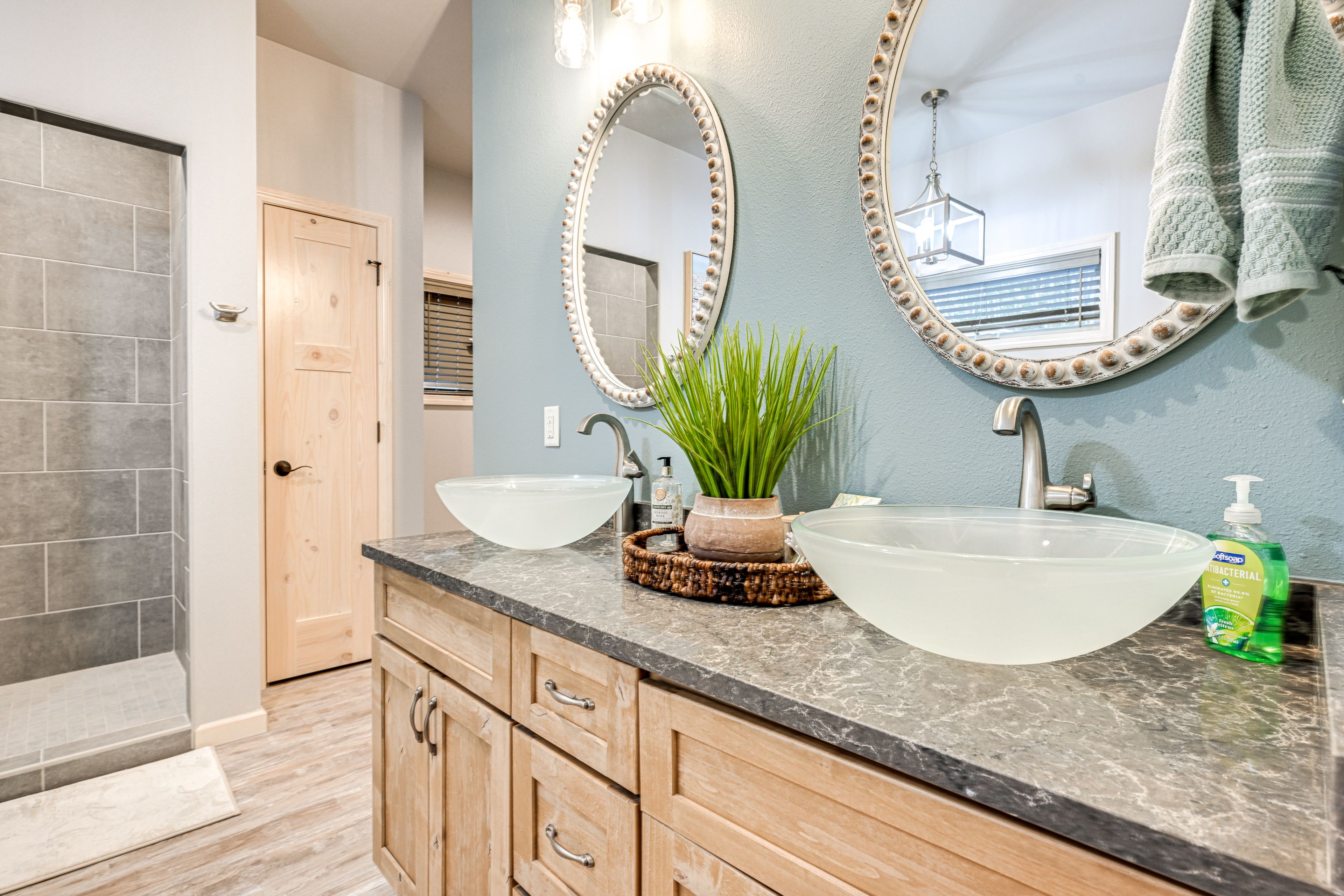 En-Suite Bathroom | Towels Provided | 1st Floor | Soaking Tub | Walk-In Shower