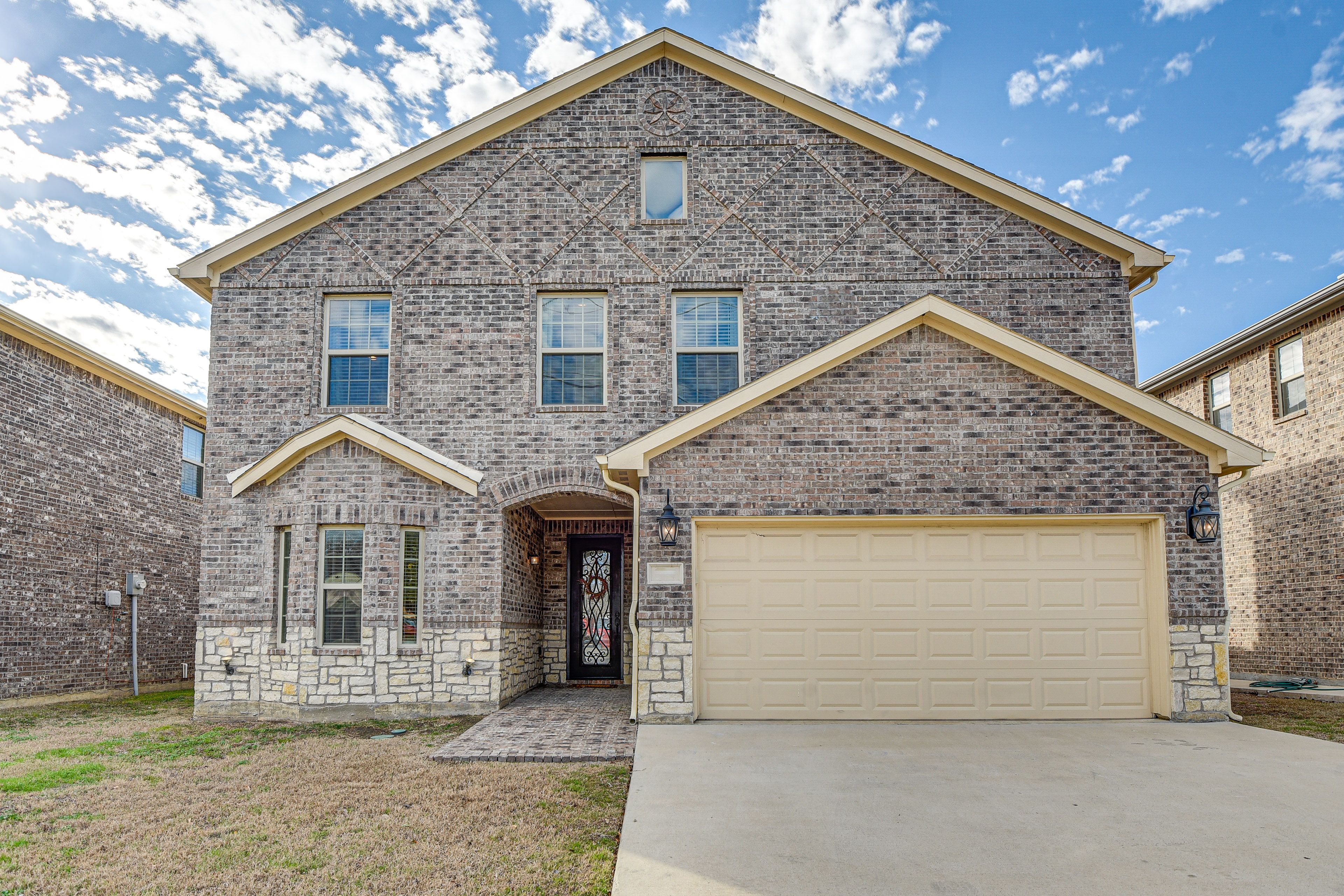 Home Exterior | 2-Story Home