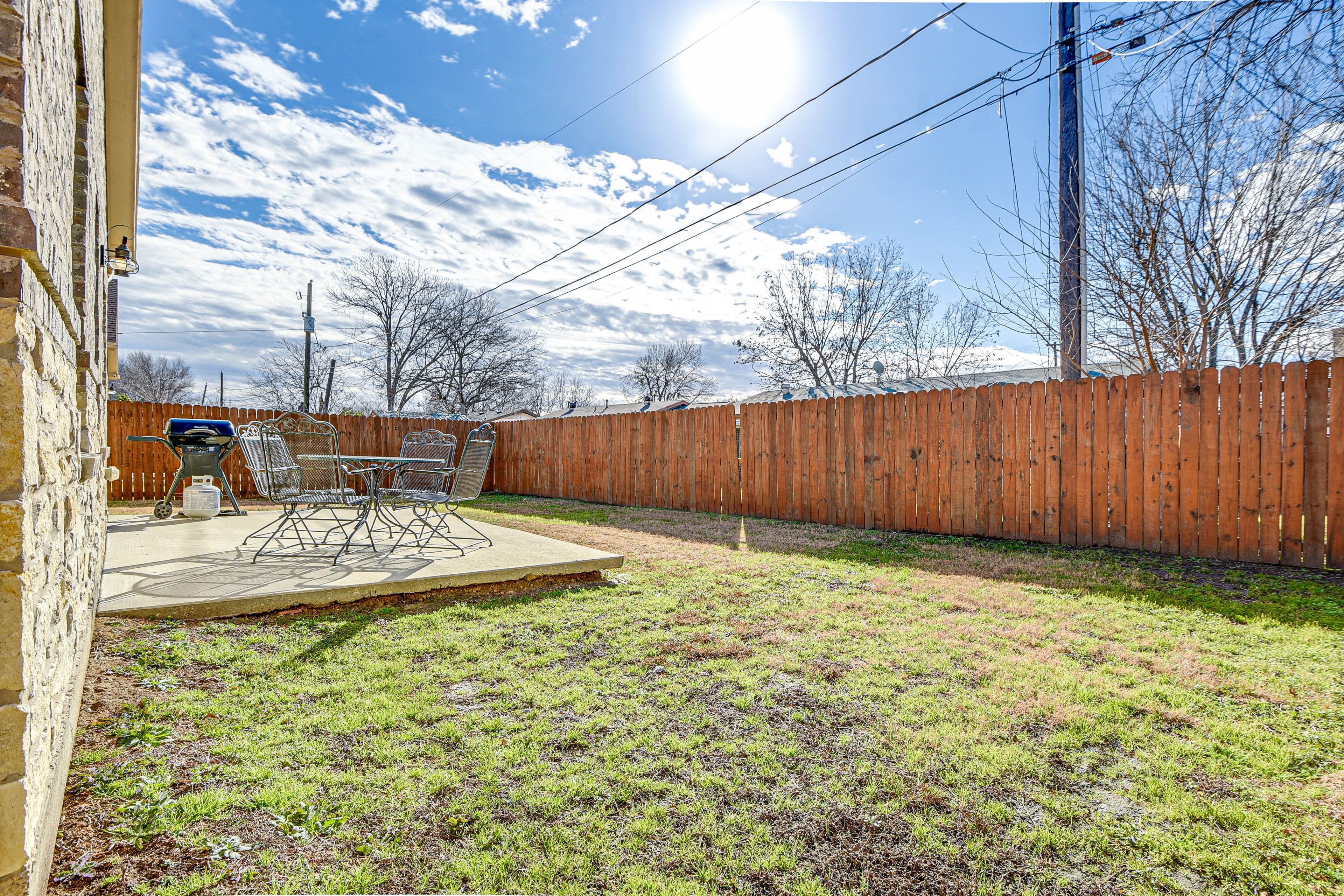 Private Yard | Gas Grill