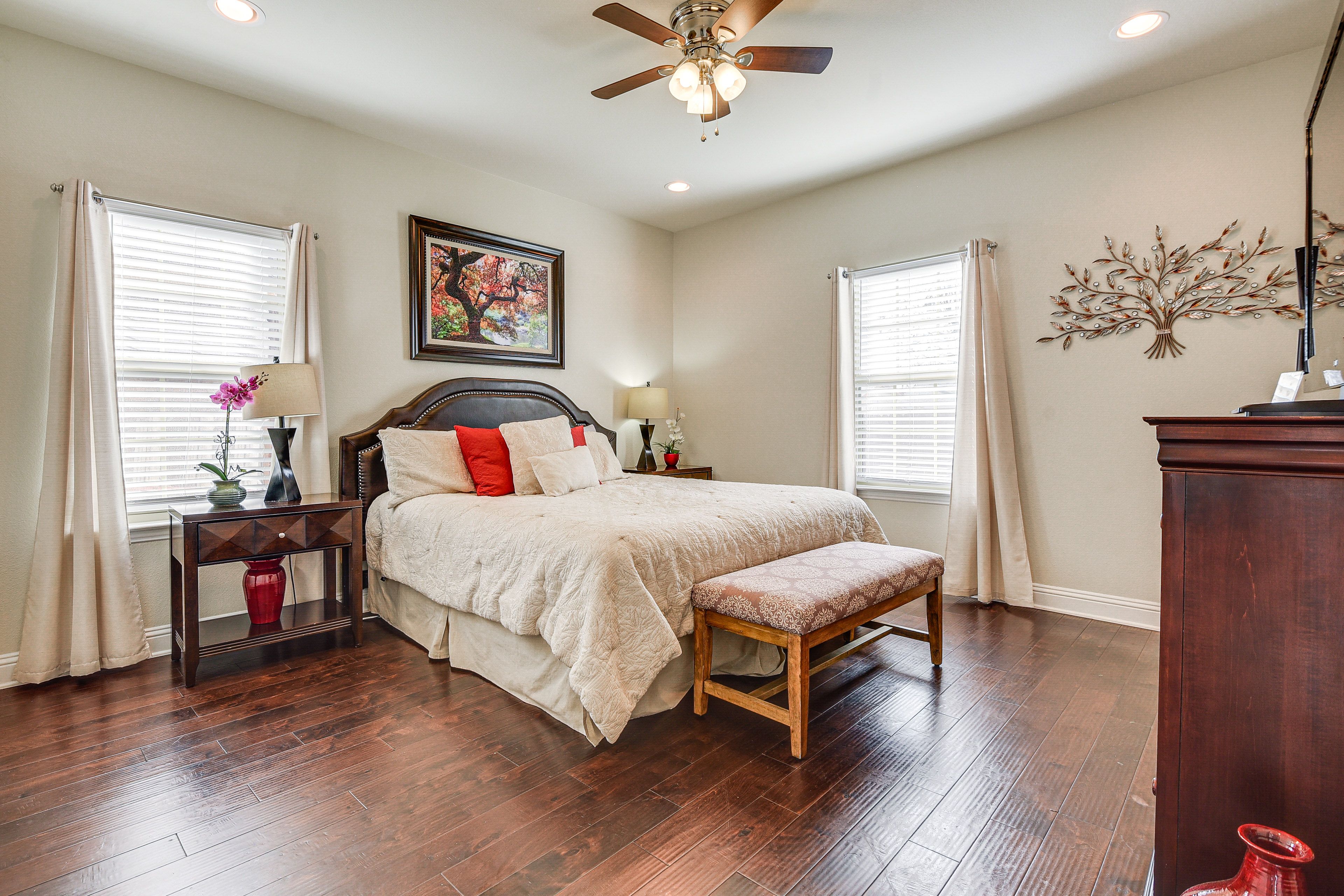Bedroom 2 | 2nd Floor | King Bed | Smart TV