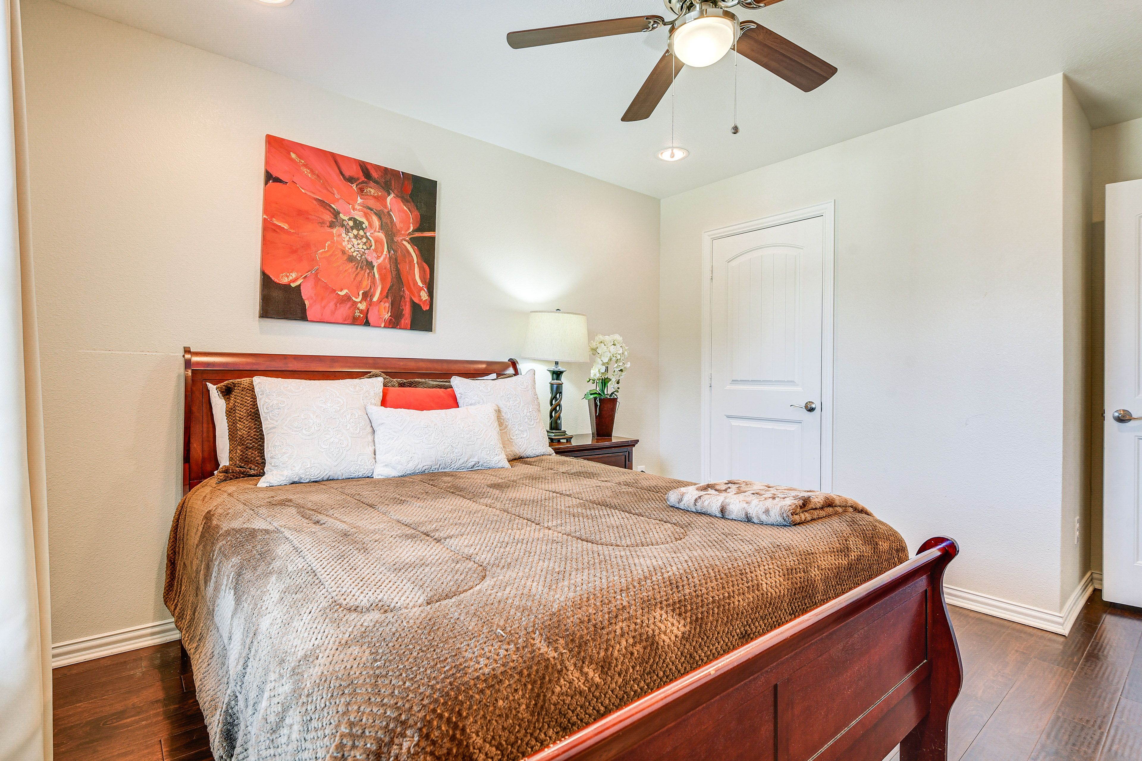 Bedroom 3 | 2nd Floor | Queen Bed