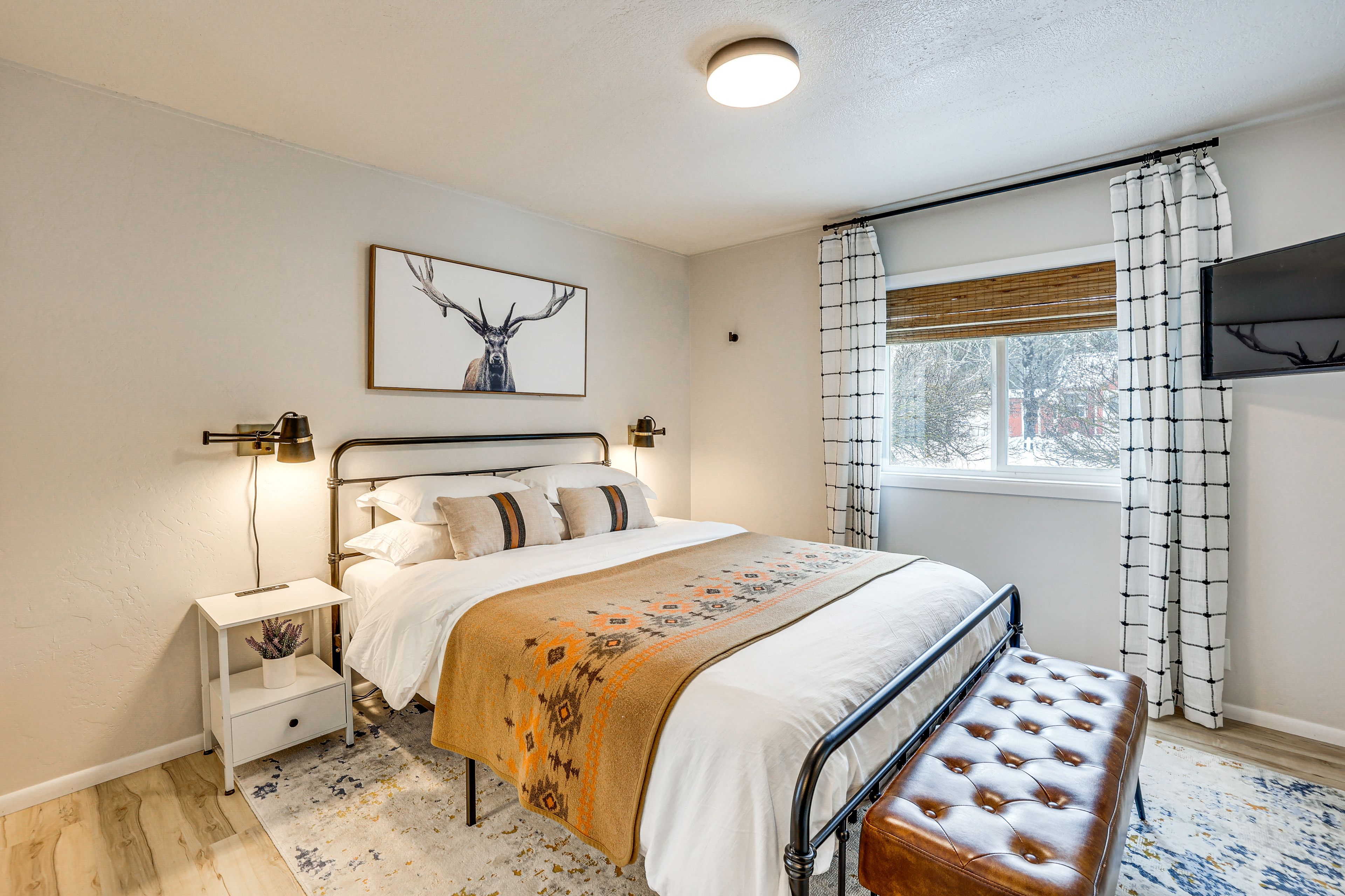 Bedroom 1 | Queen Bed | Linens Provided