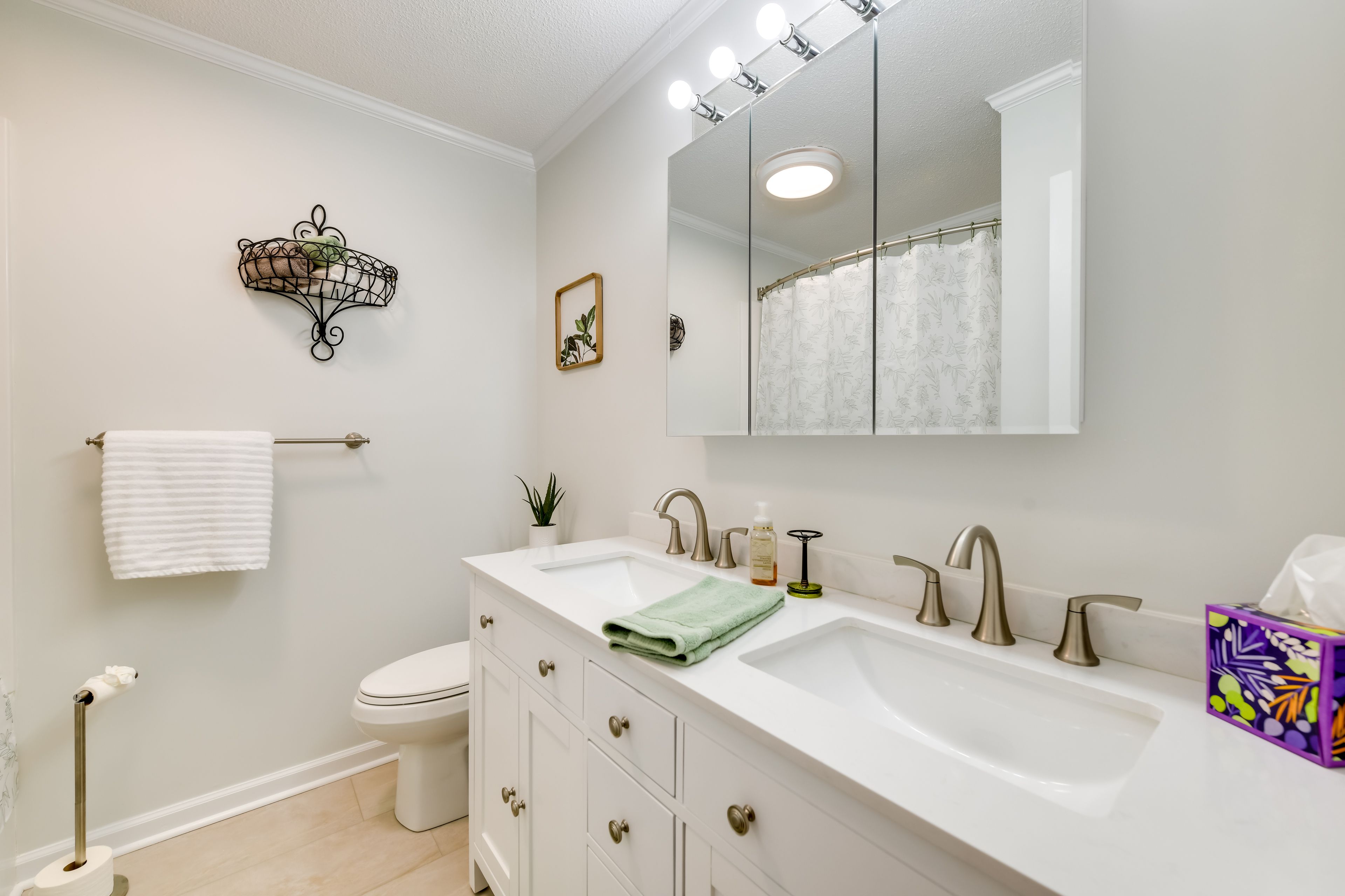 Full Bathroom | Main Level