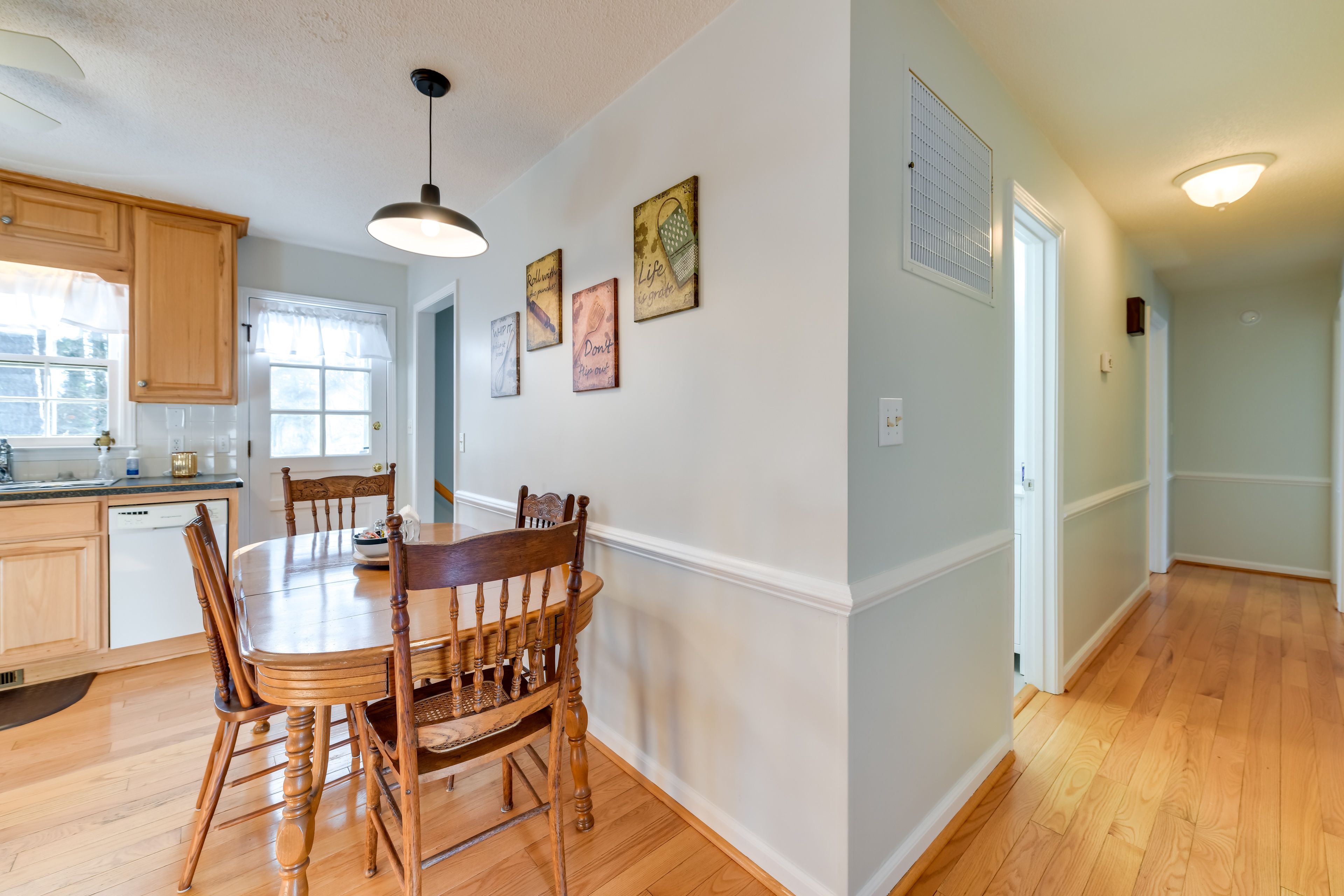 Dining Area | Main Level