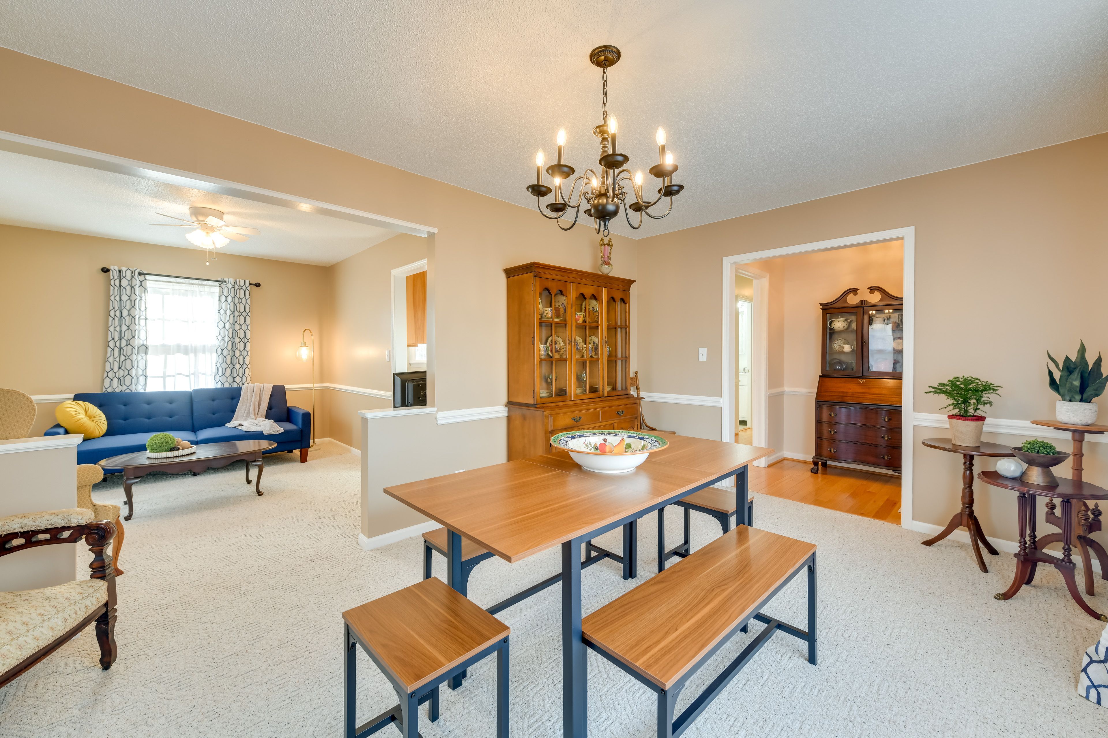 Dining Room | Main Level