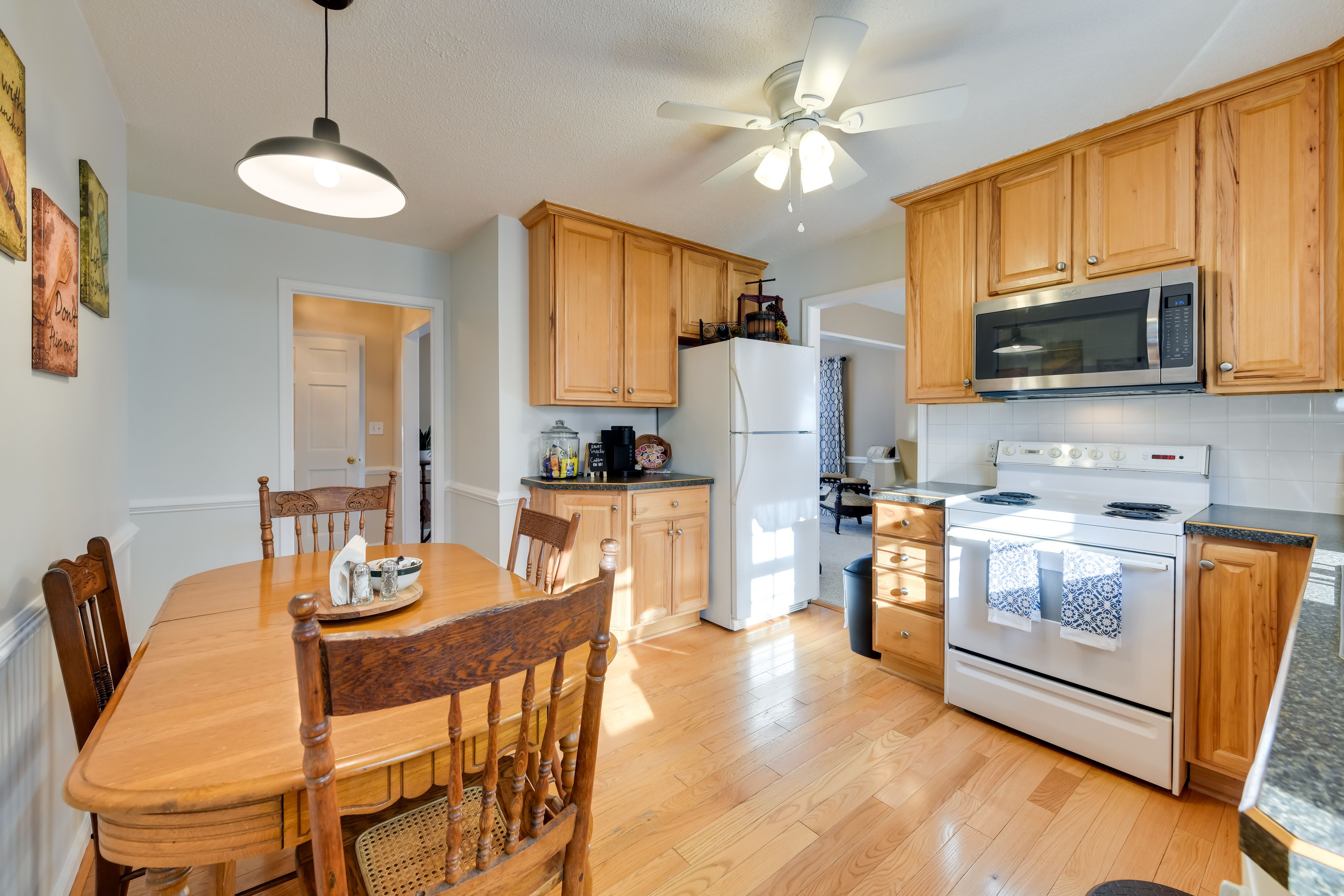 Kitchen | Main Level | Keurig Coffee Maker | Dishwasher | Cooking Basics
