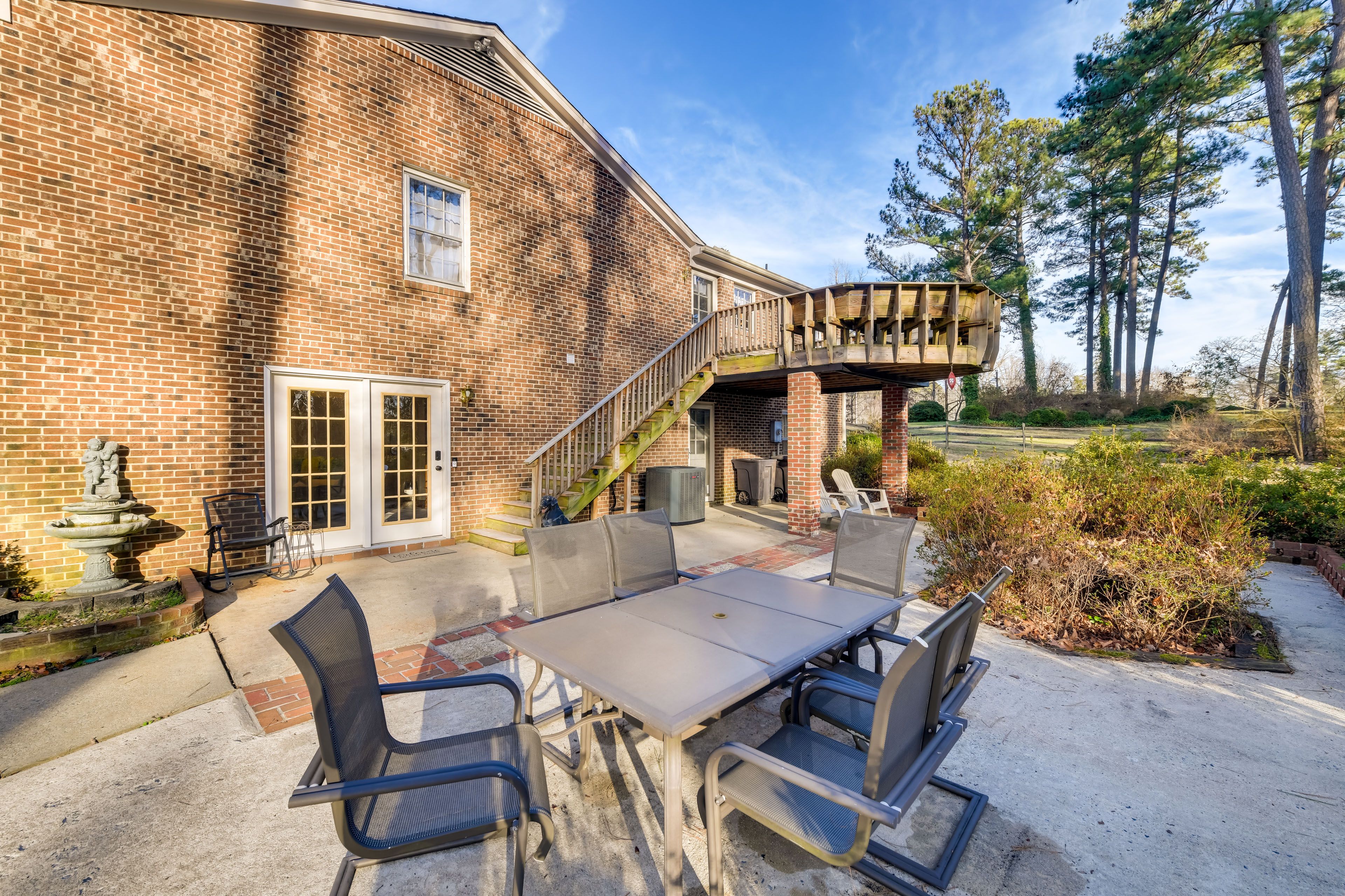 Patio | Outdoor Dining Area