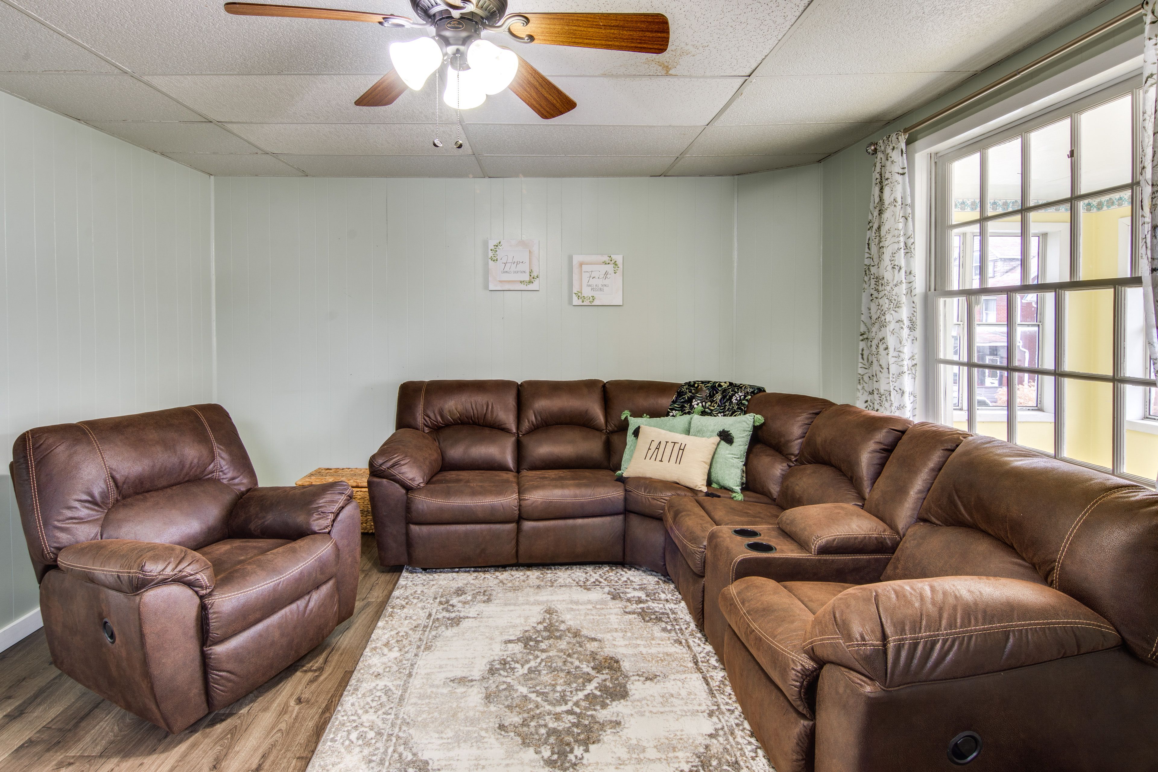 Living Room | Flat-Screen TV