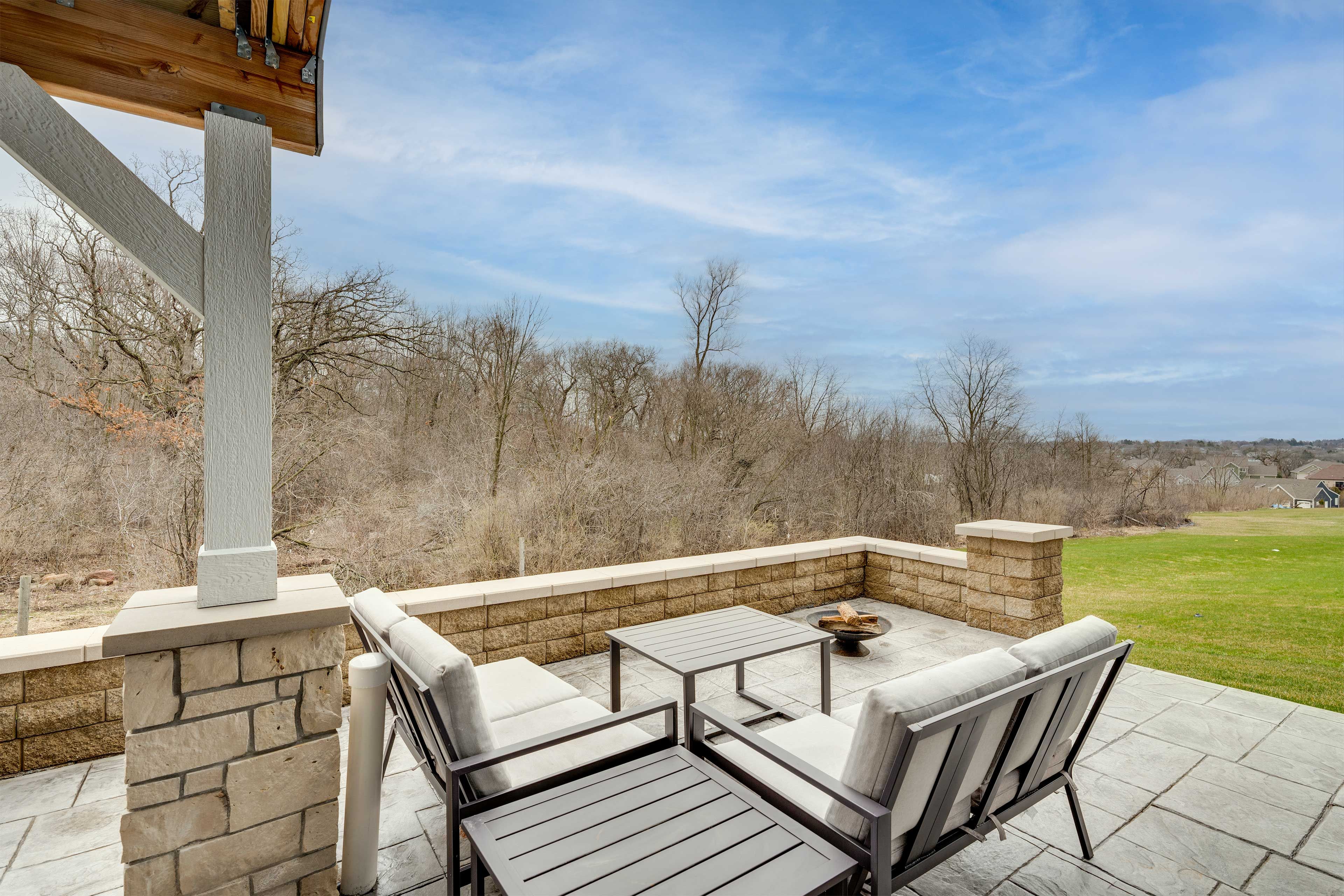 Private Patio | Wood-Burning Fire Pit