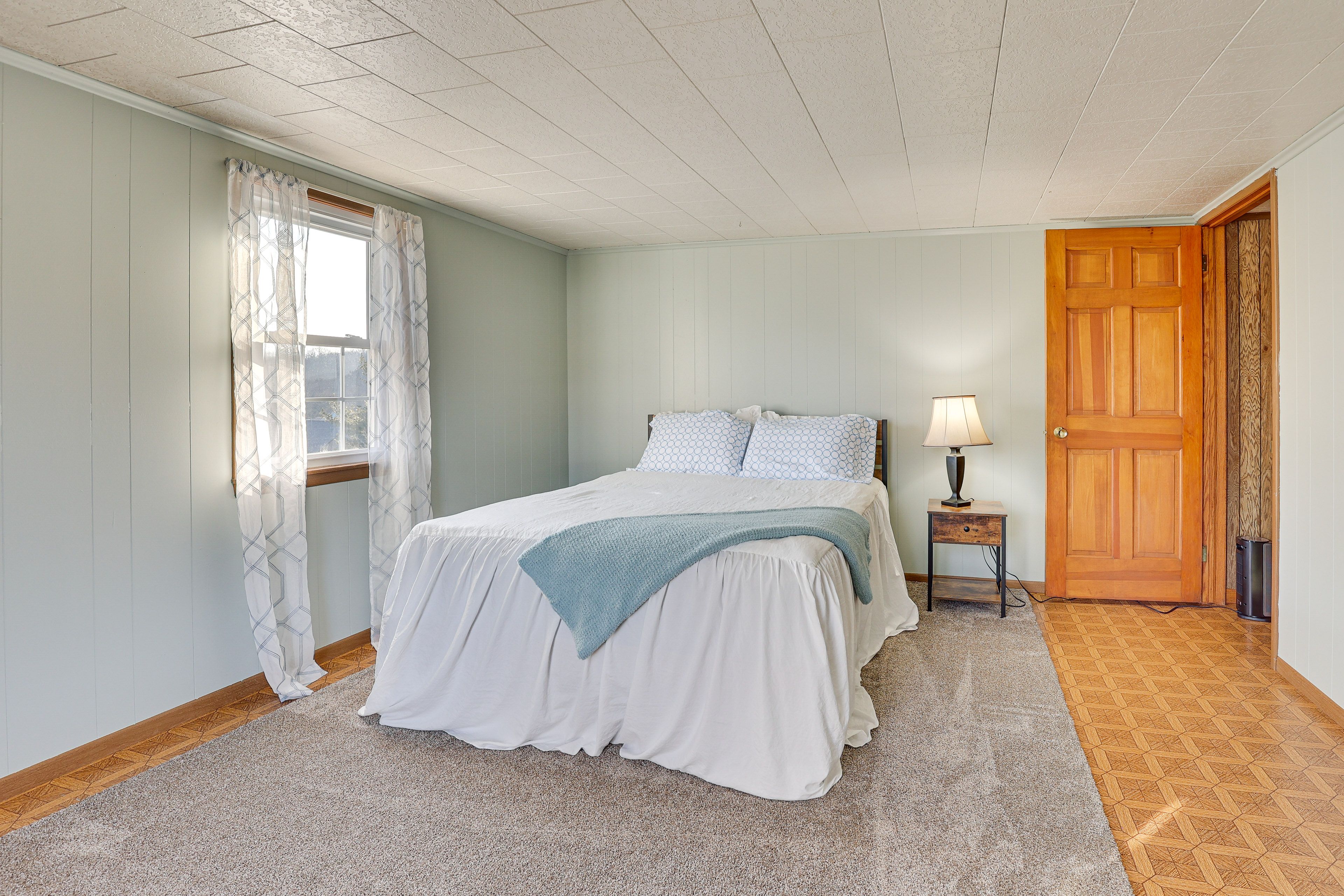 Bedroom 4 | Queen Bed | 2nd Floor