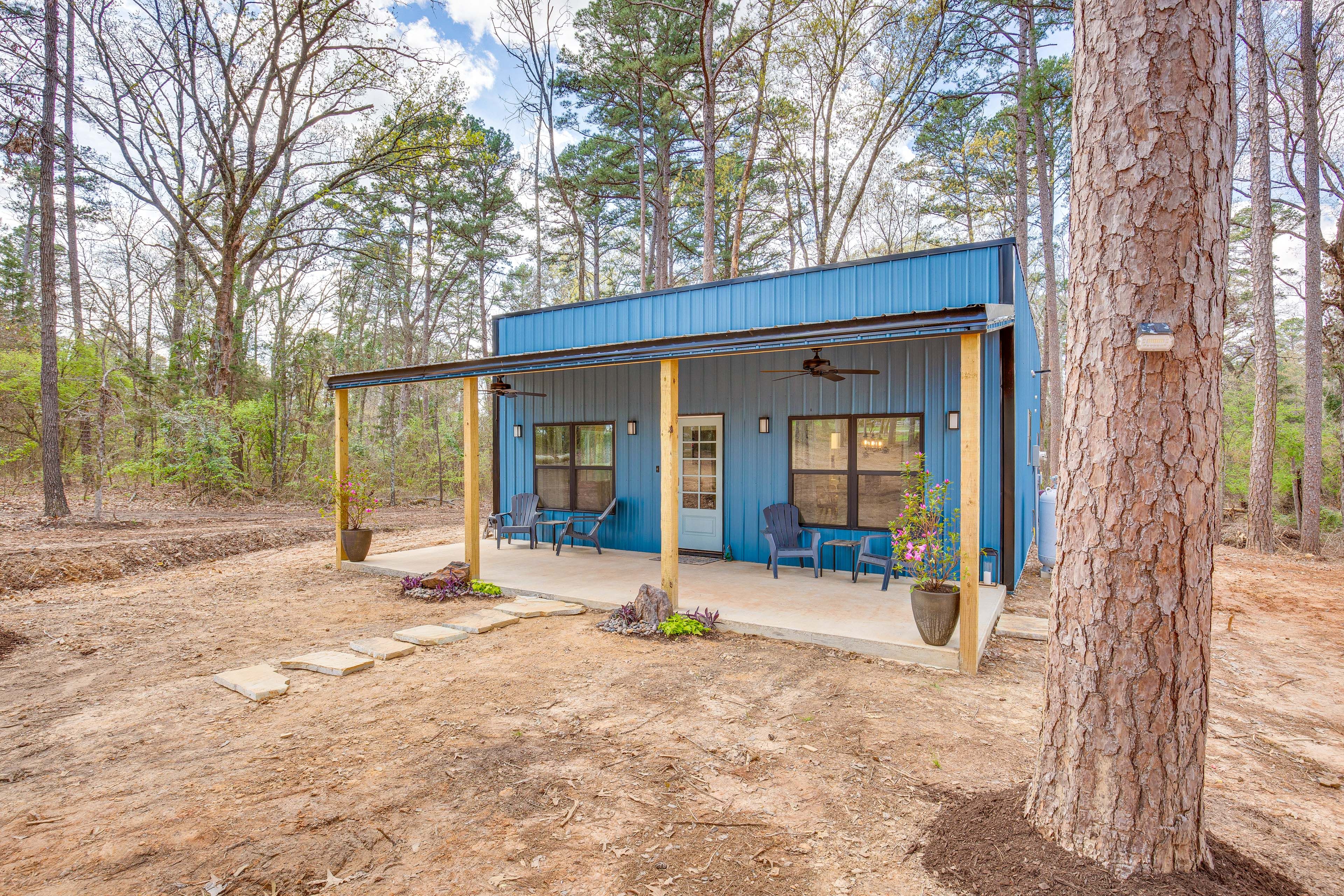 Parking | Ample Driveway Parking | RV/Trailer Parking Allowed On-Site