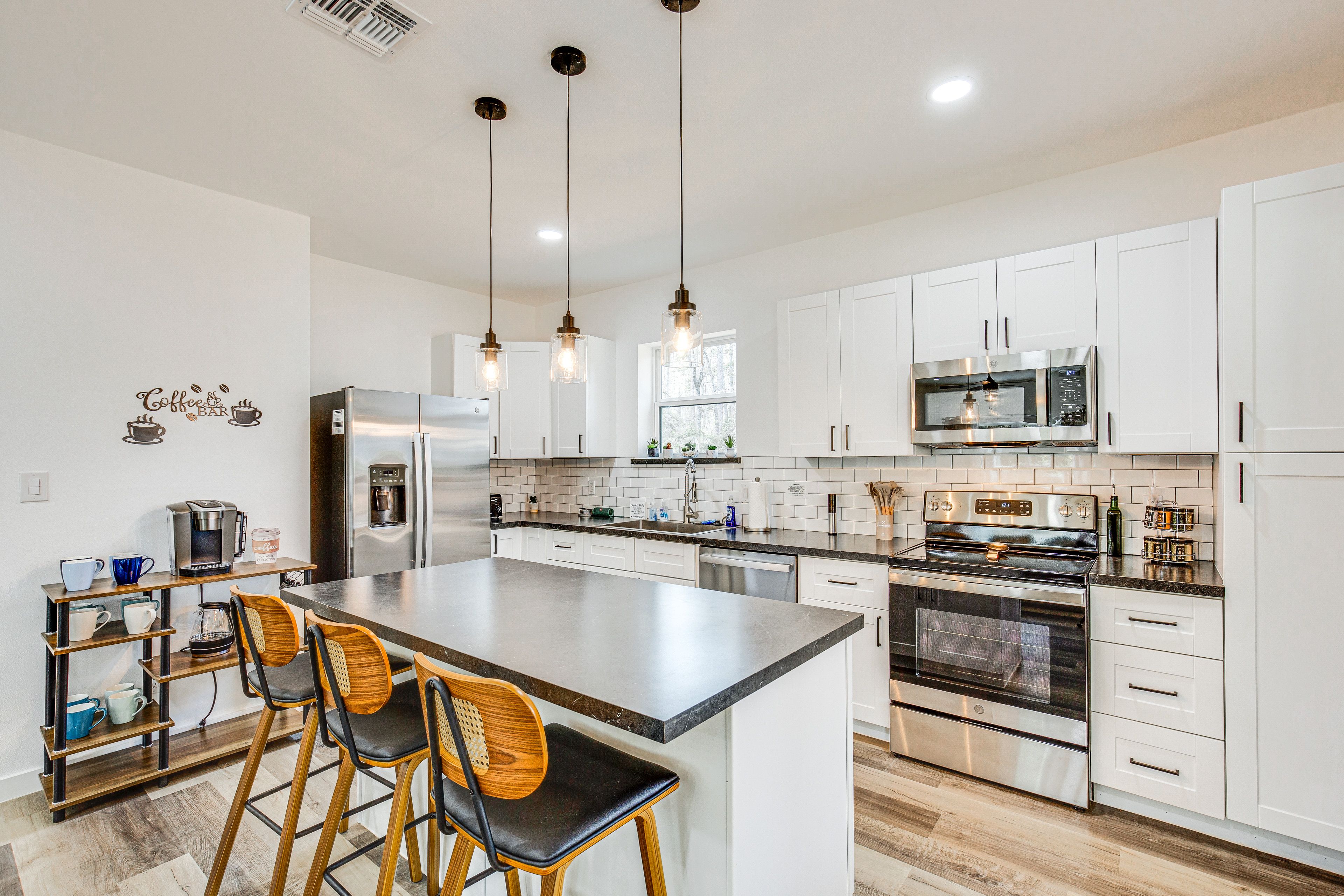 Kitchen | Cooking Basics | Keurig Coffee Maker | K-Cups Provided
