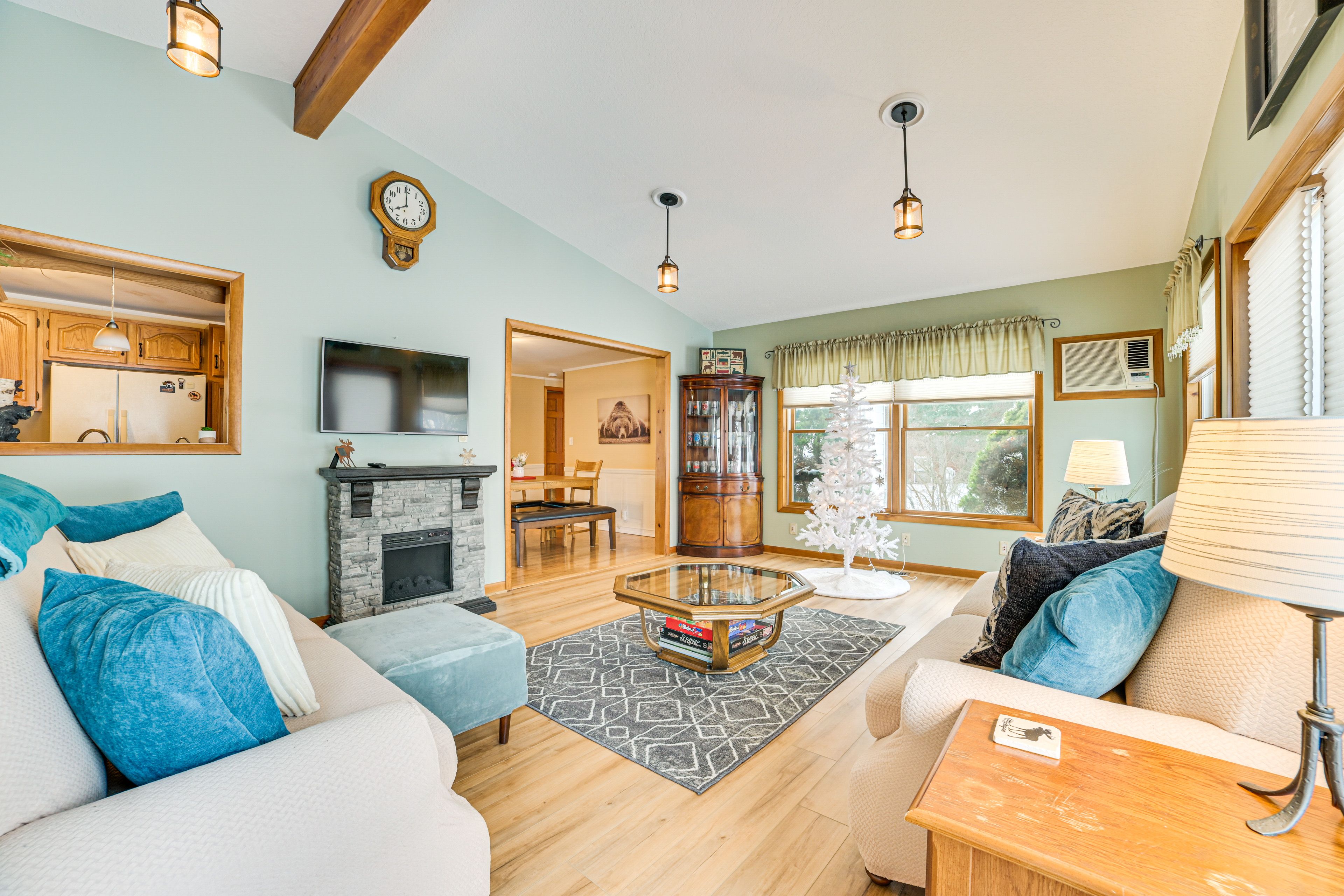 Seating Area | Fireplace | Flat-Screen TV