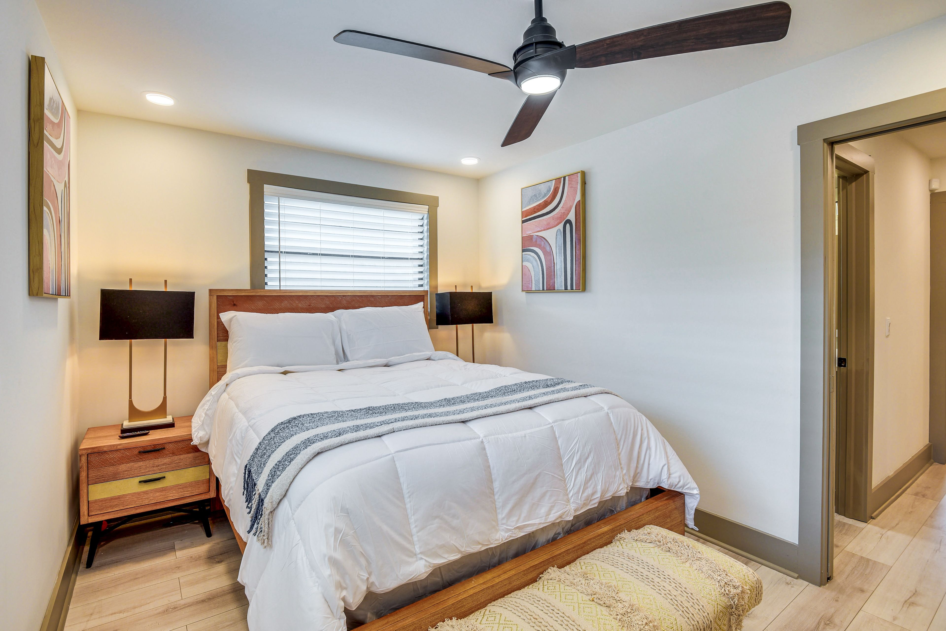 Bedroom 2 | Queen Bed