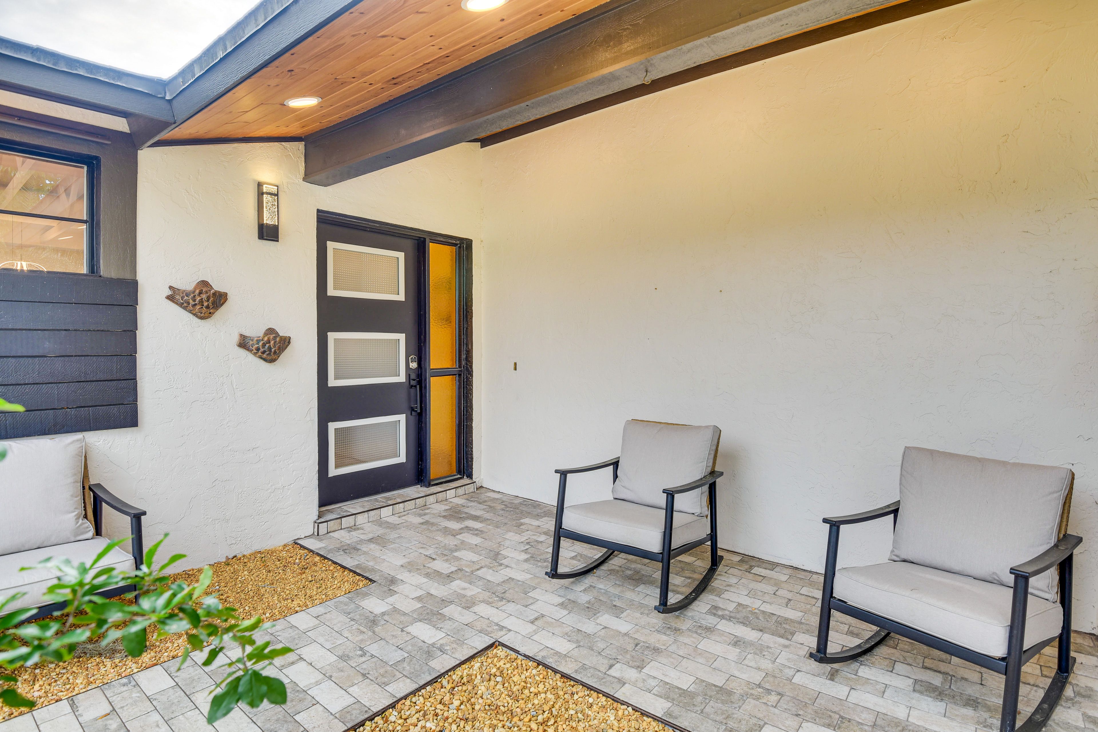 Front Entry | Patio
