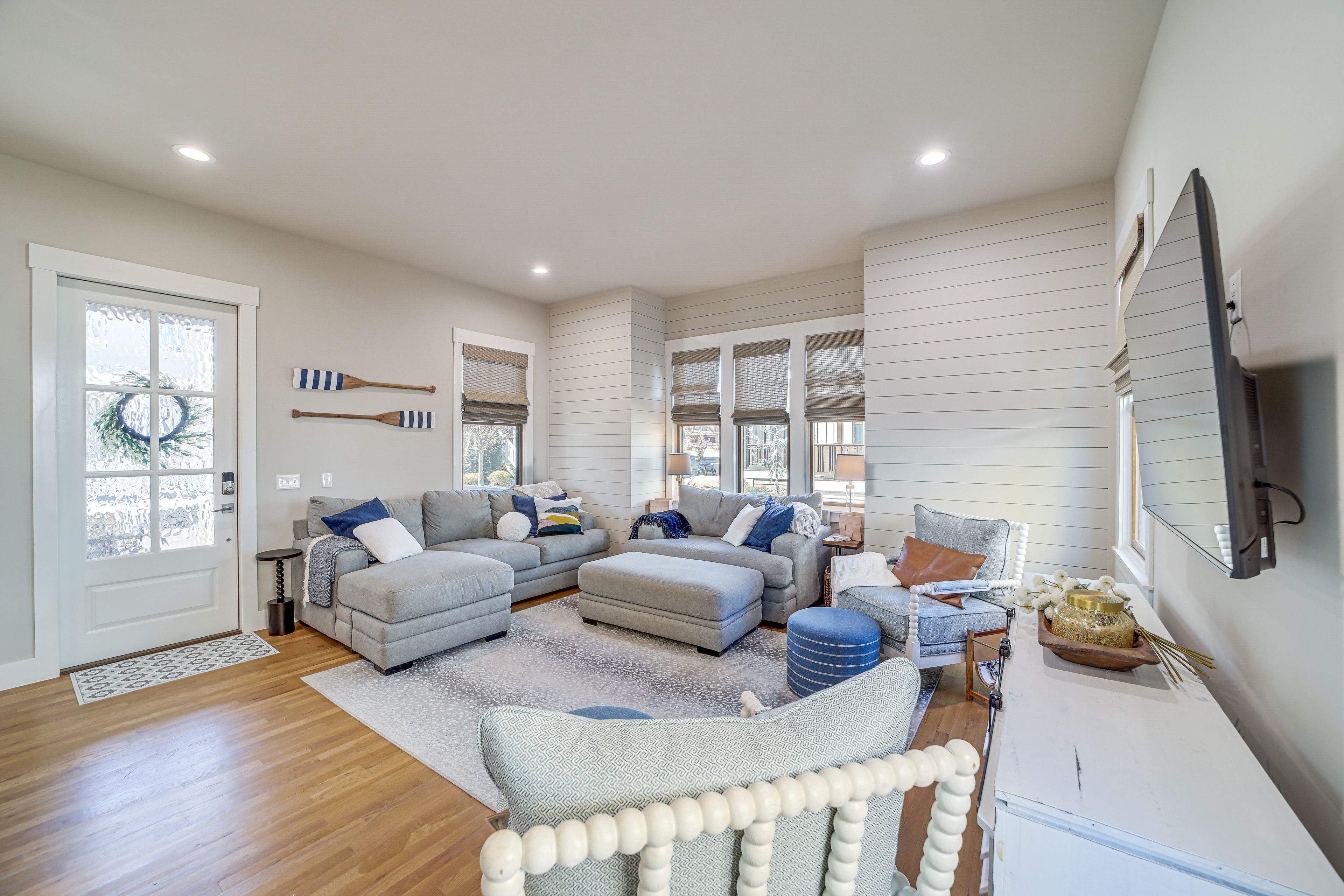Living Room | Free WiFi | 1st Floor