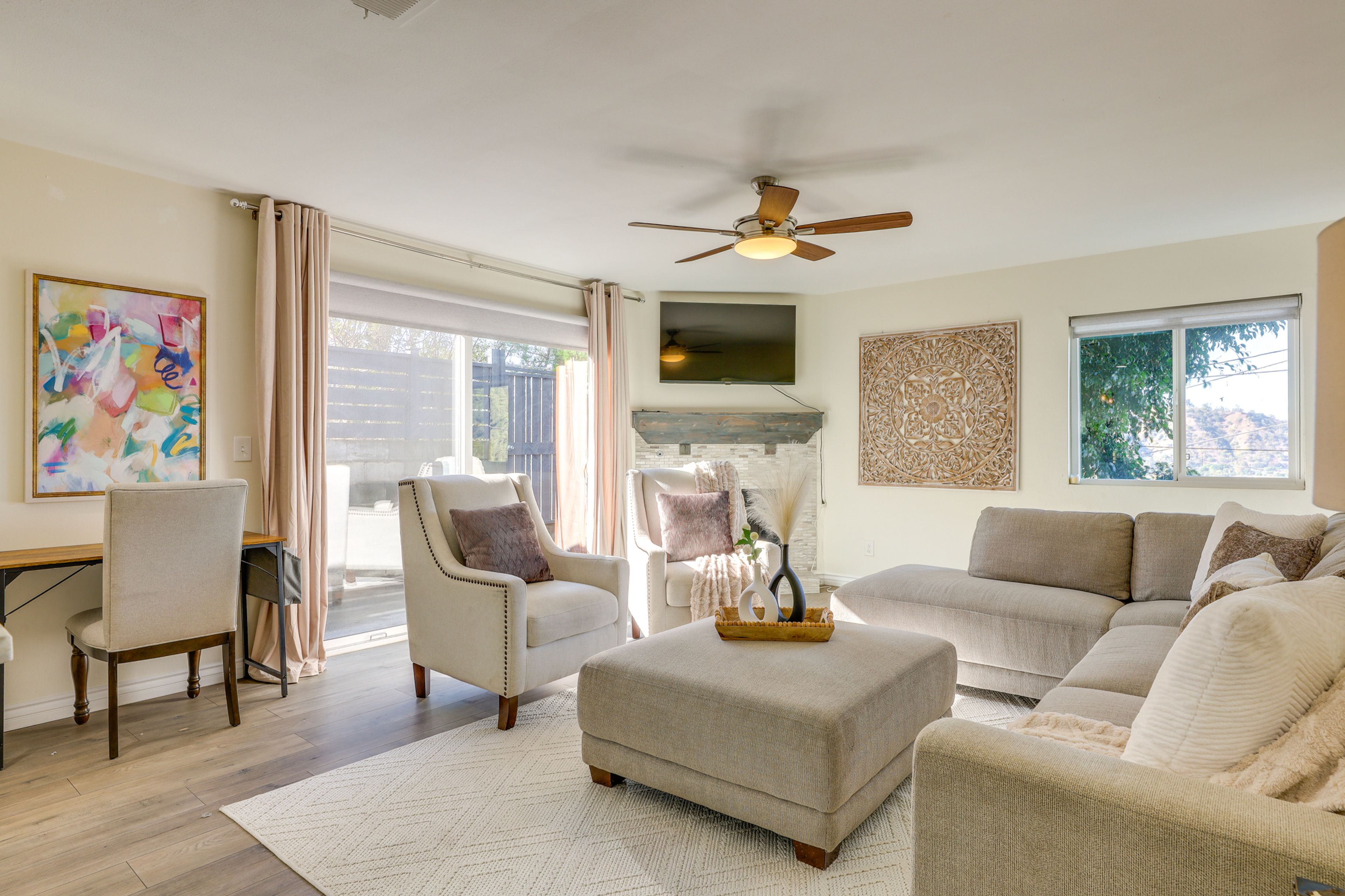 Living Room | 1st Floor | Smart TV | Free WiFi