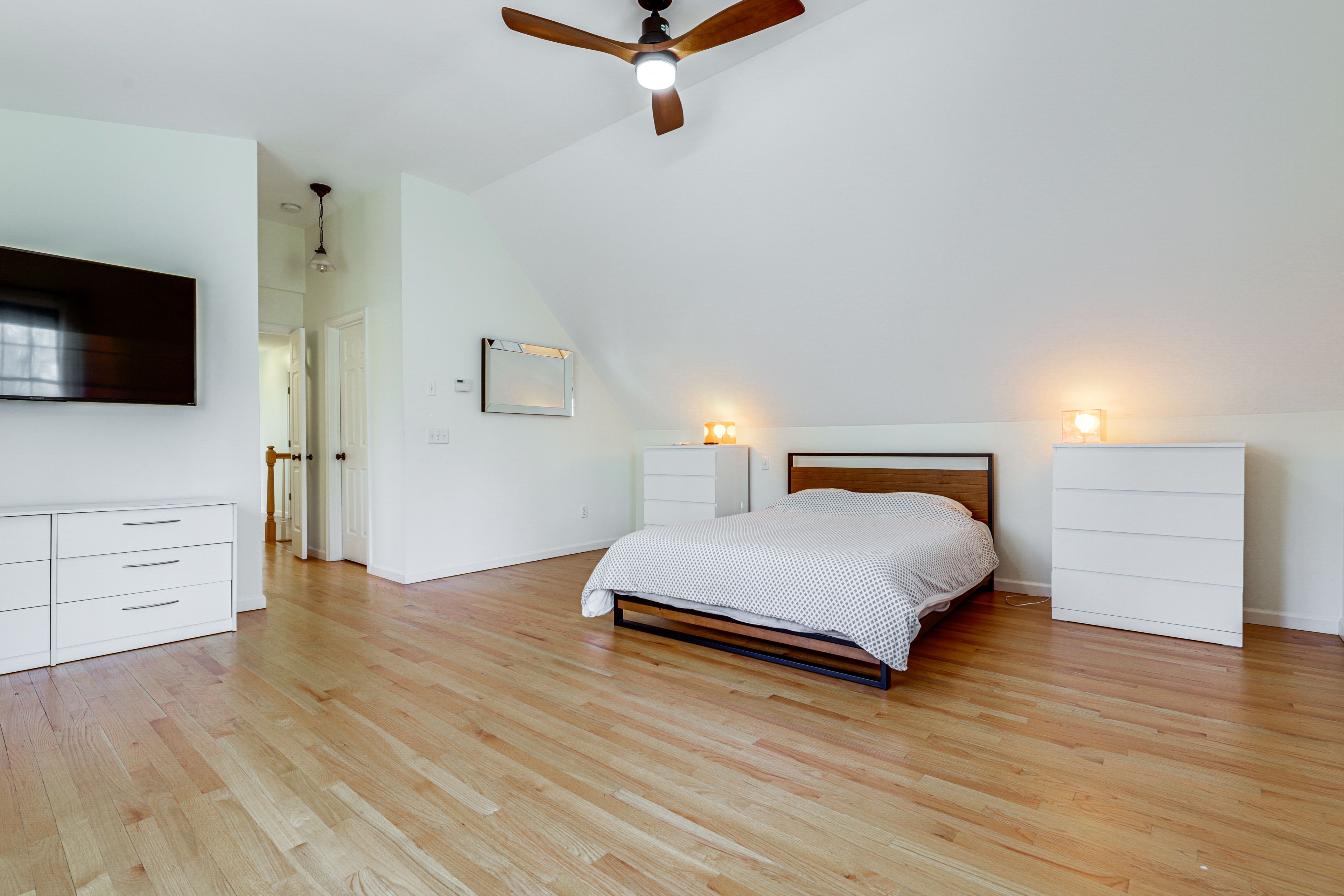 Bedroom 1 | Queen Bed | 2nd Floor | Stairs Required