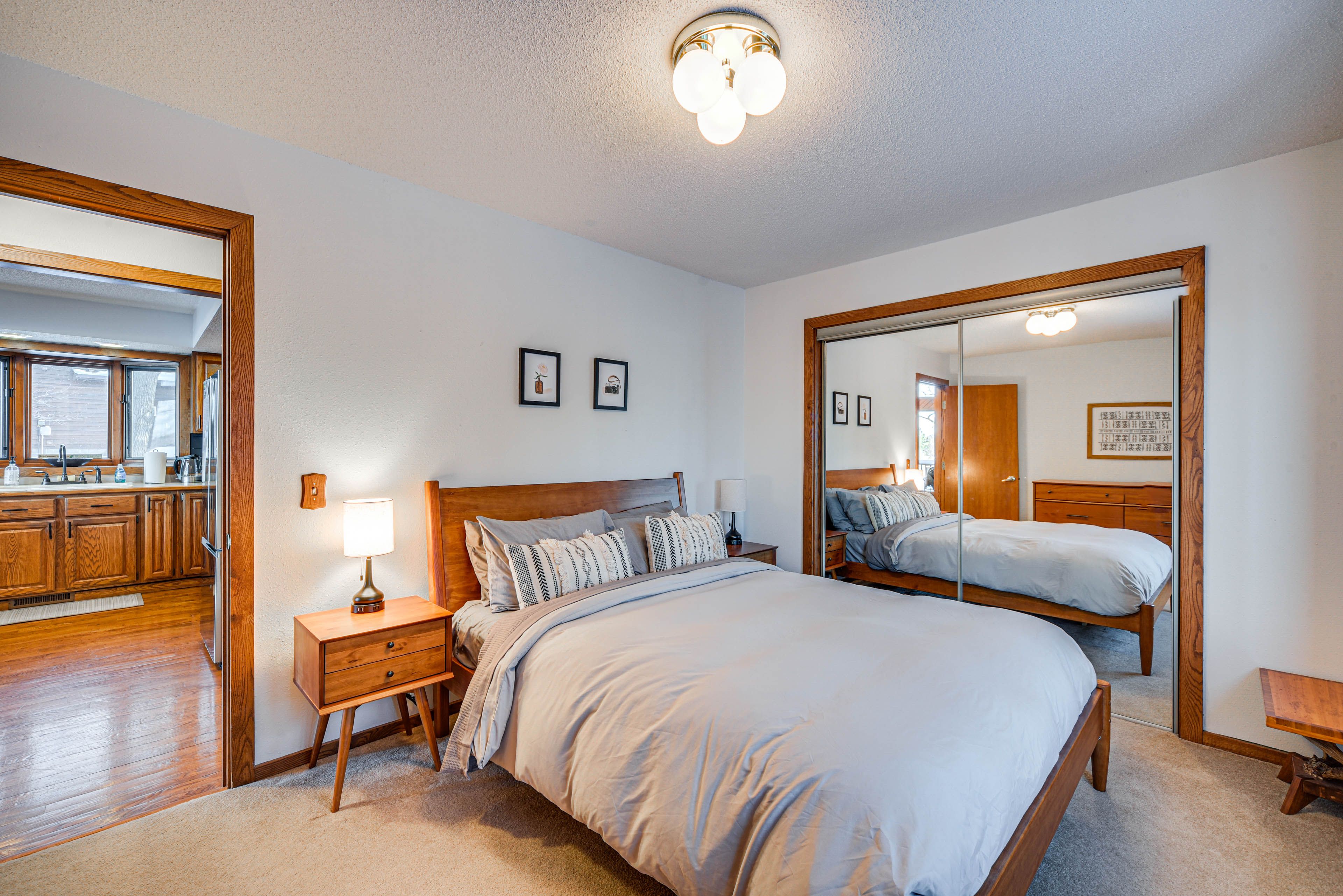 Bedroom 2 | 1st Floor | Queen Bed
