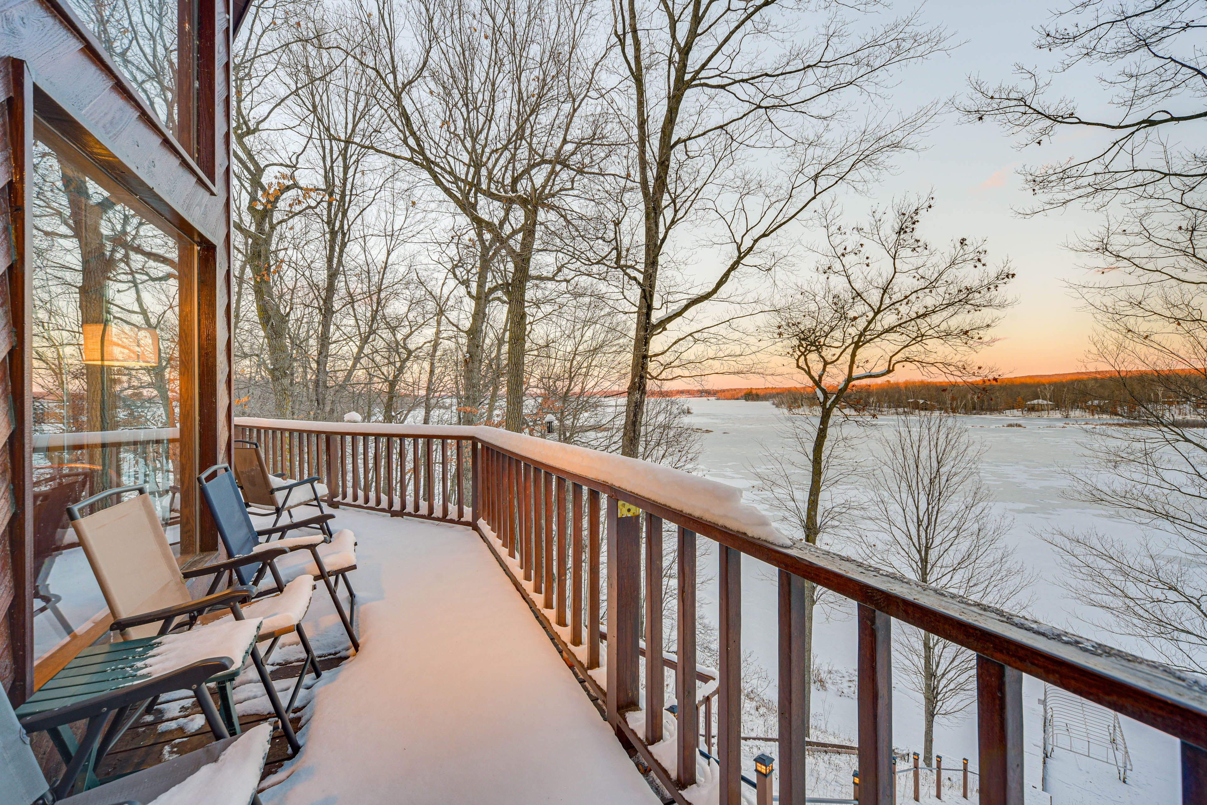 Wraparound Deck | Gas Grill | Lake Views