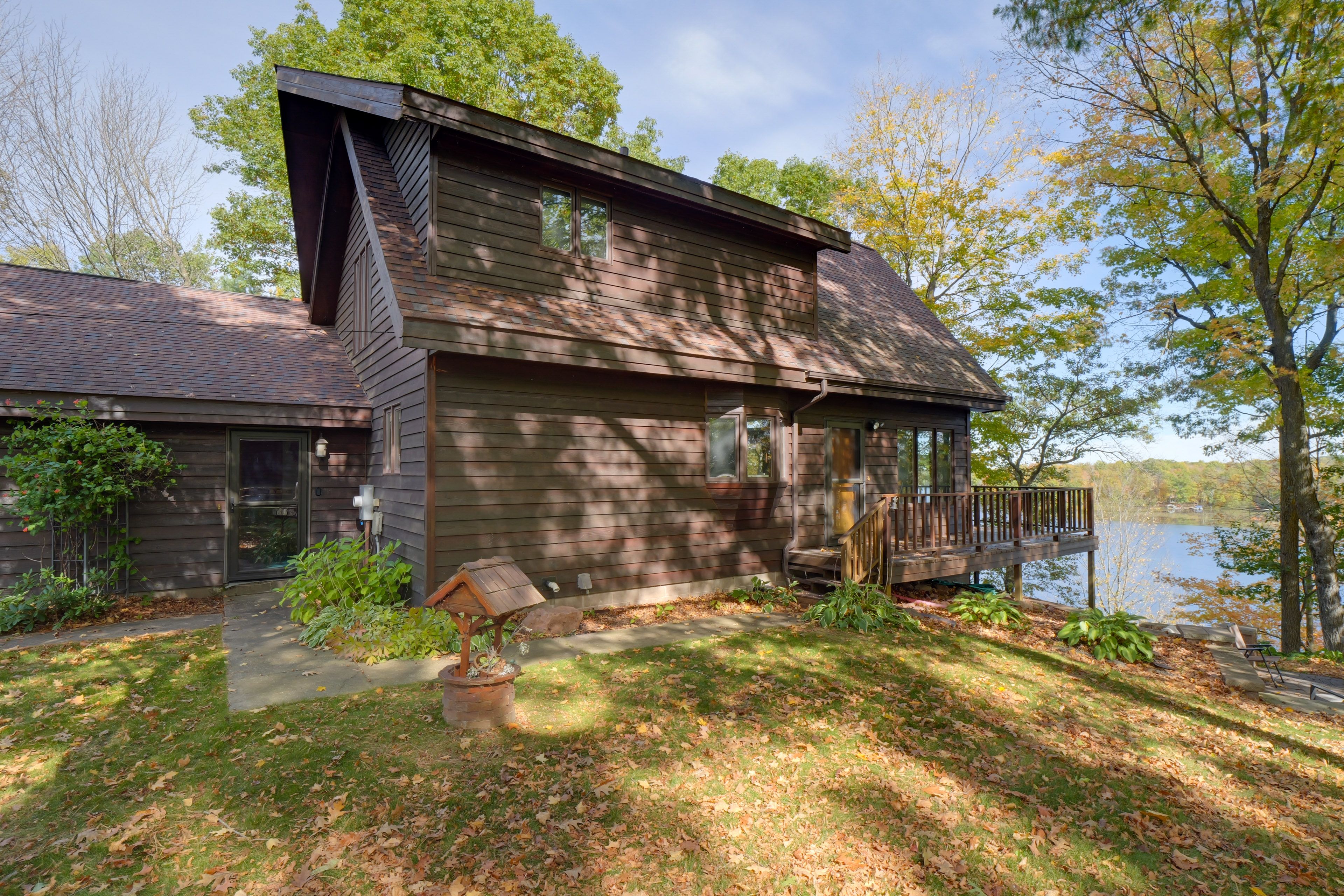 Cabin Exterior | Wood-Burning Fire Pit