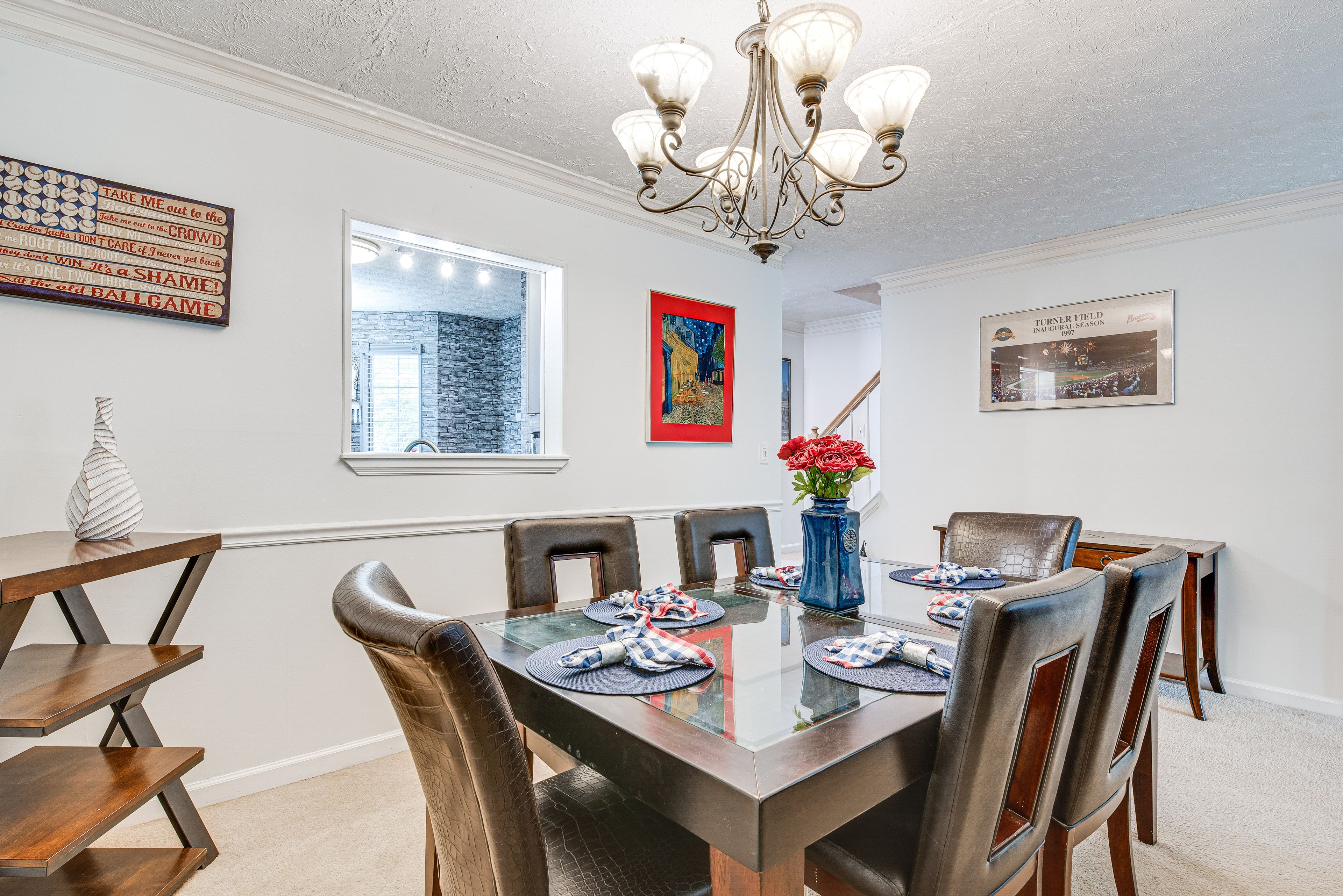 Dining Area | Dishware & Flatware Provided | Central A/C | 2nd Floor